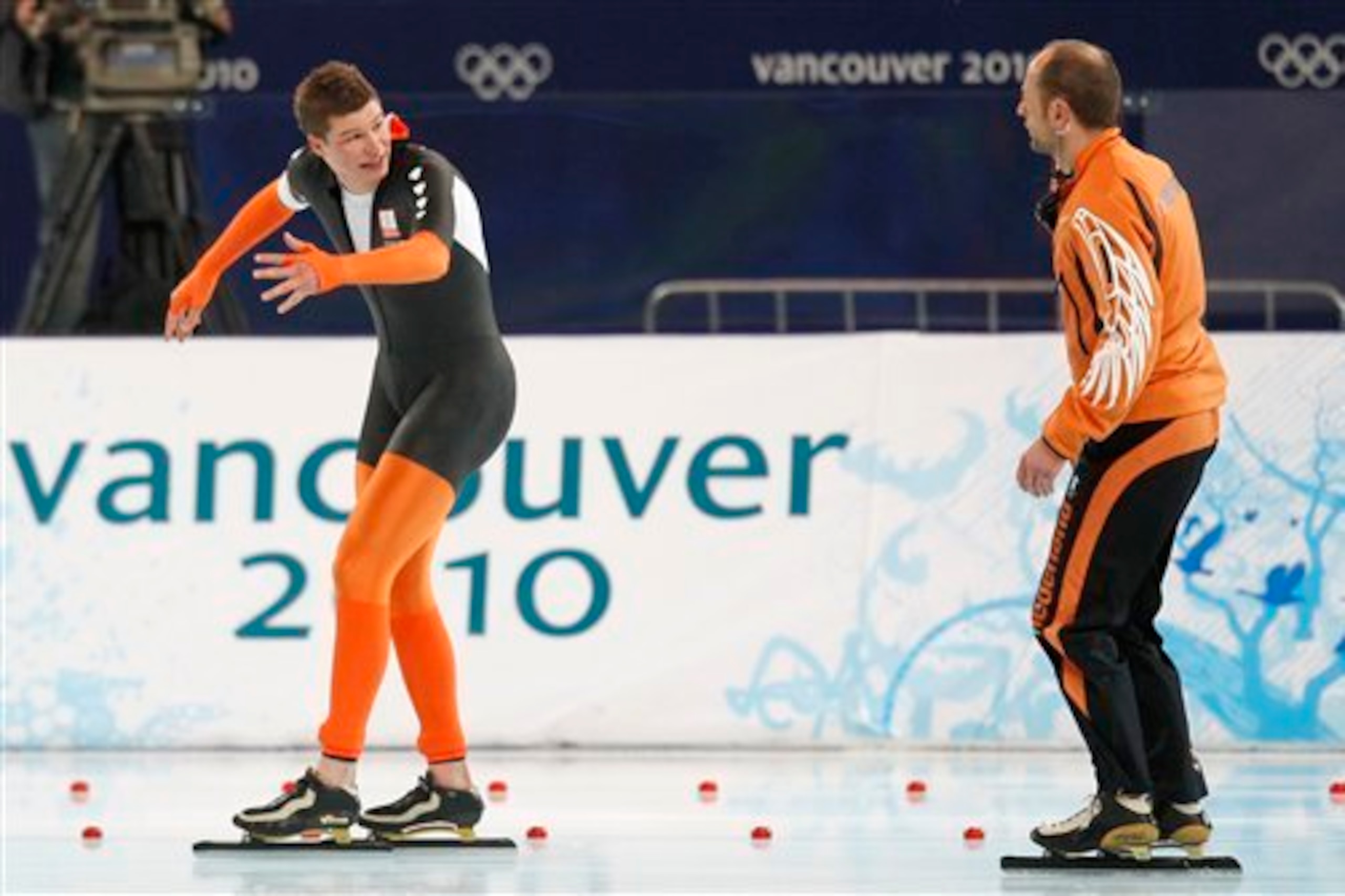 Sven Kramer upset after being disqualified in 2010.
