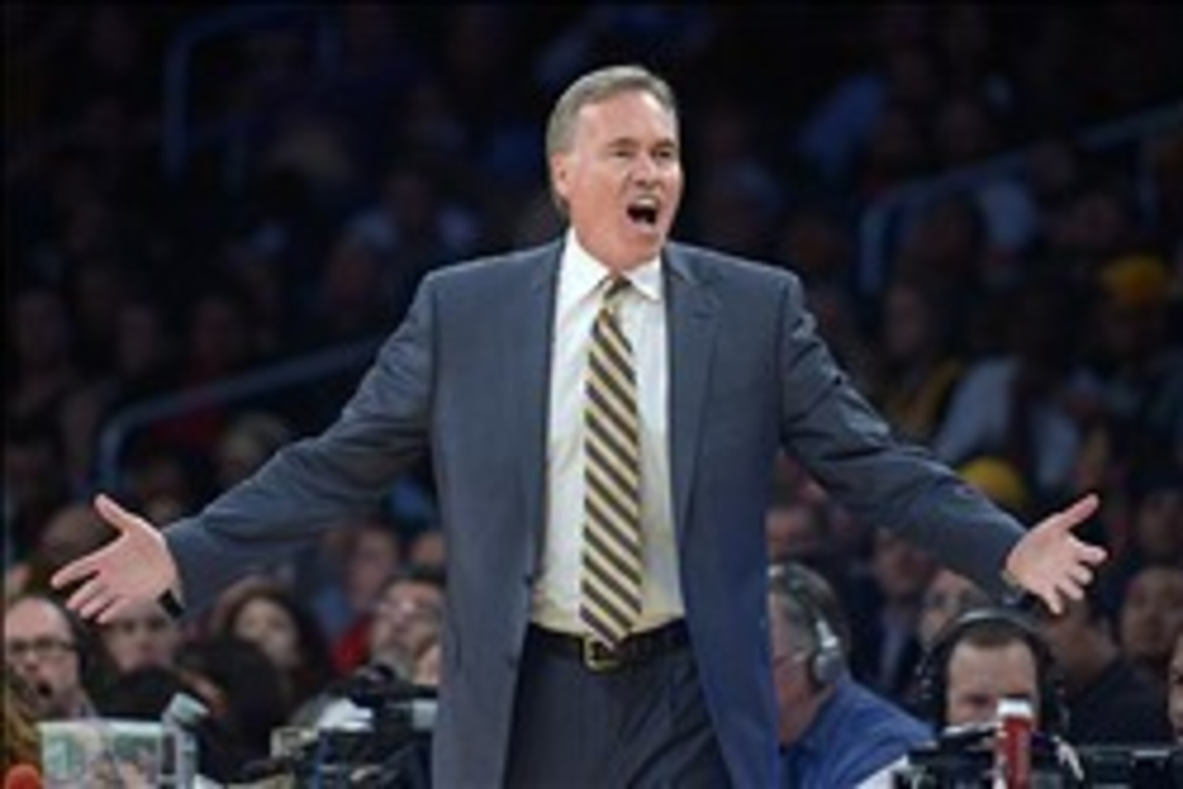 Feb 11, 2014; Los Angeles, CA, USA; Los Angeles Lakers coach Mike D'Antoni reacts during the game against the Utah Jazz at Staples Center. The Jazz defeated the Lakers 96-79. Mandatory Credit: Kirby Lee-USA TODAY Sports Feb 11, 2014; Los Angeles, CA, USA; Los Angeles Lakers coach Mike D'Antoni reacts during the game against the Utah Jazz at Staples Center. The Jazz defeated the Lakers 96-79. Mandatory Credit: Kirby Lee-USA TODAY Sports