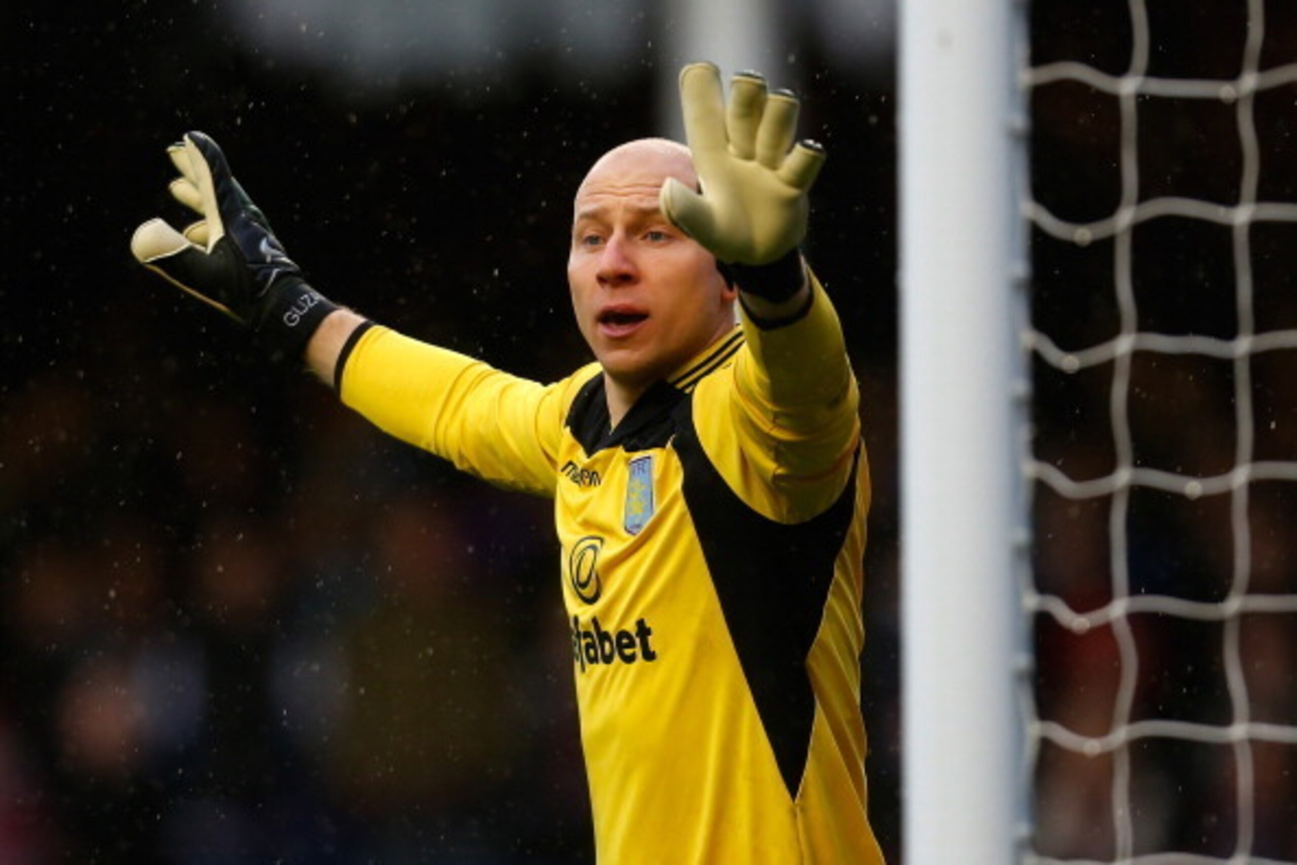 LIVERPOOL, ENGLAND - FEBRUARY 01: Brad Guzan of Aston Villa gestures during the Barclays Premier League match between Everton and Aston Villa at Goodison Park on February 1, 2014 in Liverpool, England. (Photo by Paul Thomas/Getty Images) LIVERPOOL, ENGLAND - FEBRUARY 01: Brad Guzan of Aston Villa gestures during the Barclays Premier League match between Everton and Aston Villa at Goodison Park on February 1, 2014 in Liverpool, England. (Photo by Paul Thomas/Getty Images)