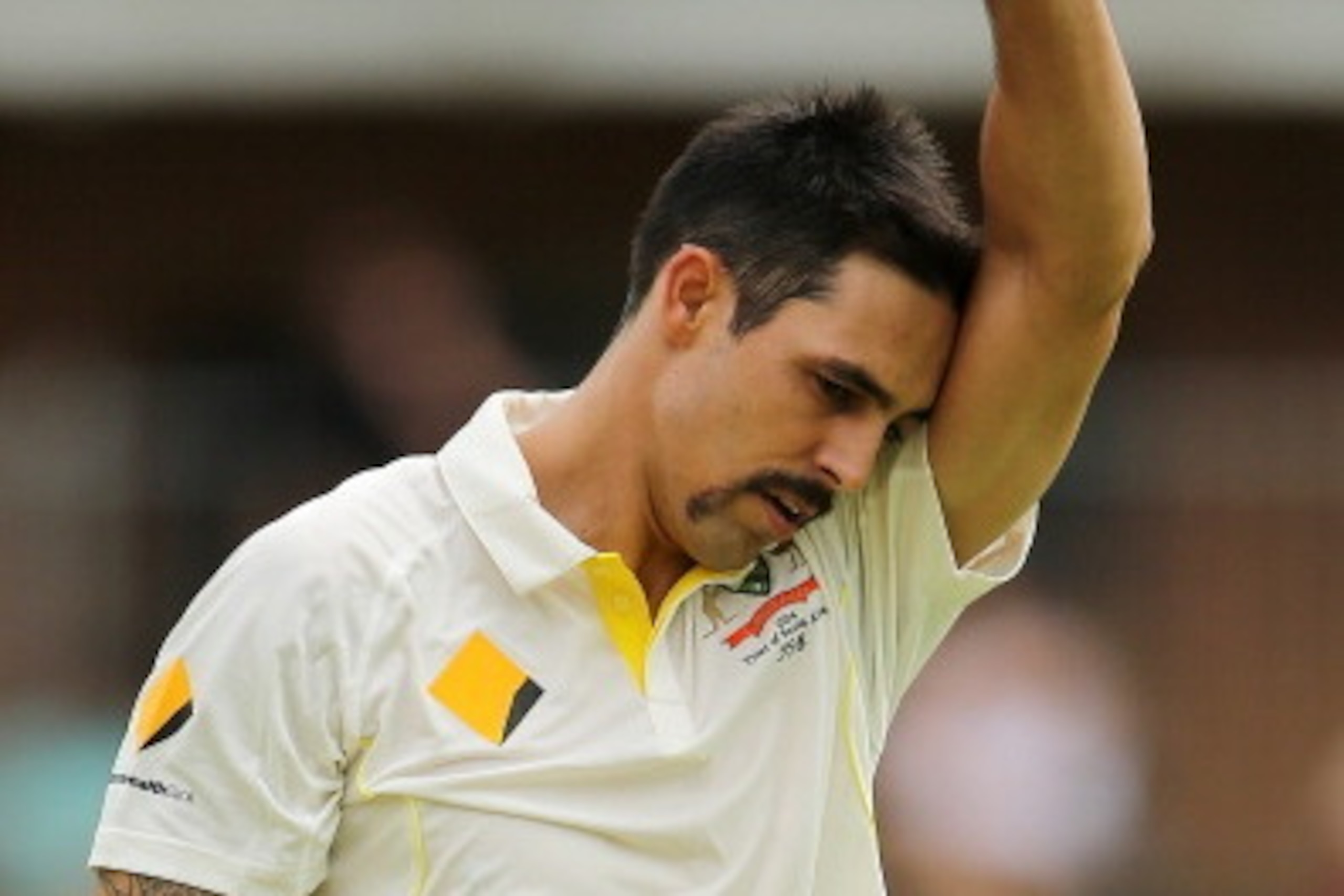 PORT ELIZABETH, SOUTH AFRICA - FEBRUARY 21:  Mitchell Johnson of Australia prepares to bowl during day two of the Second Test match between South Africa and Australia at AXXESS St George's Cricket Stadium on February 21, 2014 in Port Elizabeth, South Afri