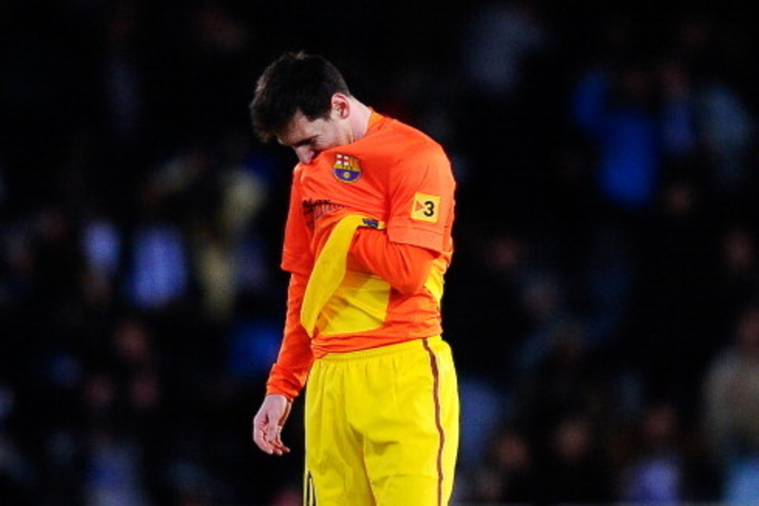 SAN SEBASTIAN, SPAIN - JANUARY 19:  Lionel Messi of FC Barcelona shows his dejection after Imanol Agirretxe of Real Sociedad scored his team's third and winning goal during the La Liga match between Real Sociedad and FC Barcelona at the Anoeta stadium on 