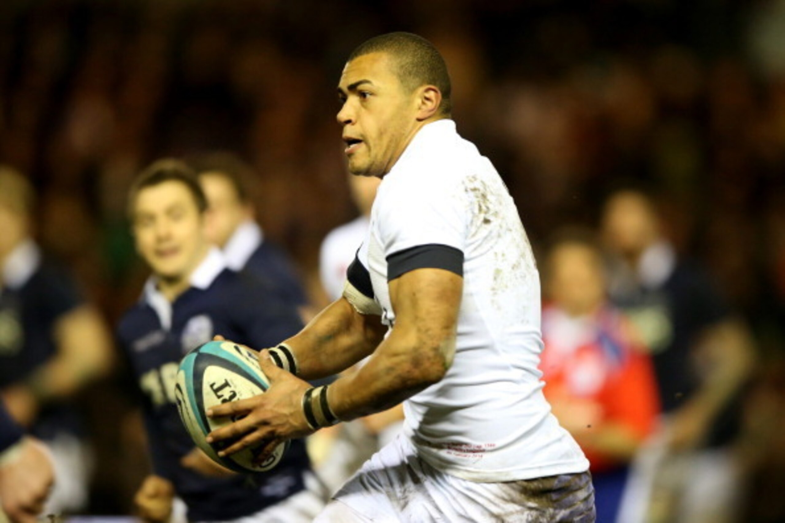 EDINBURGH, SCOTLAND - FEBRUARY 08:  Luther Burrell of England runs with the ball during the RBS Six Nations match between Scotland and England at Murrayfield Stadium on February 8, 2014 in Edinburgh, Scotland.  (Photo by David Rogers/Getty Images)