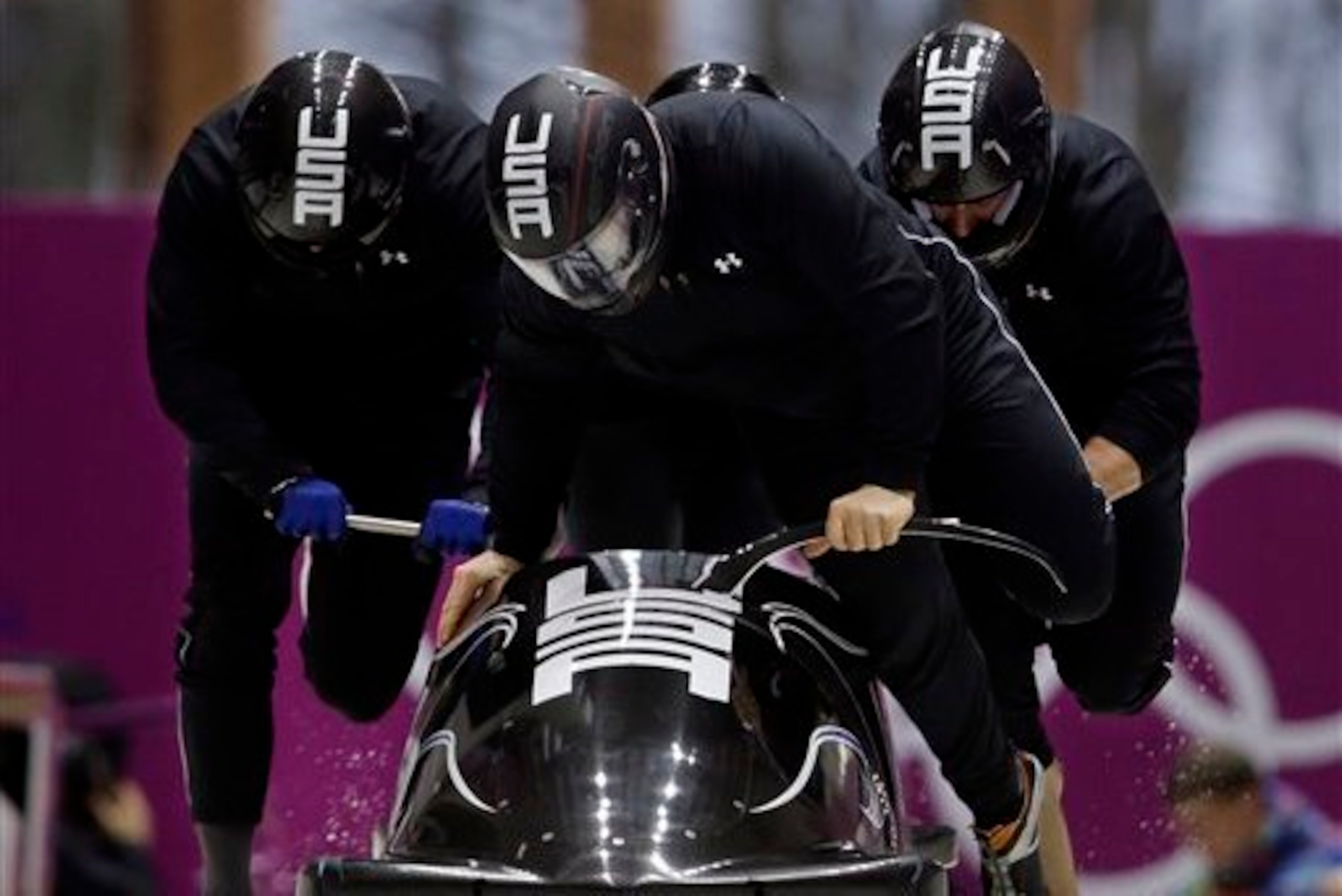 Steve Holcomb will try and power the Americans past Russia.
