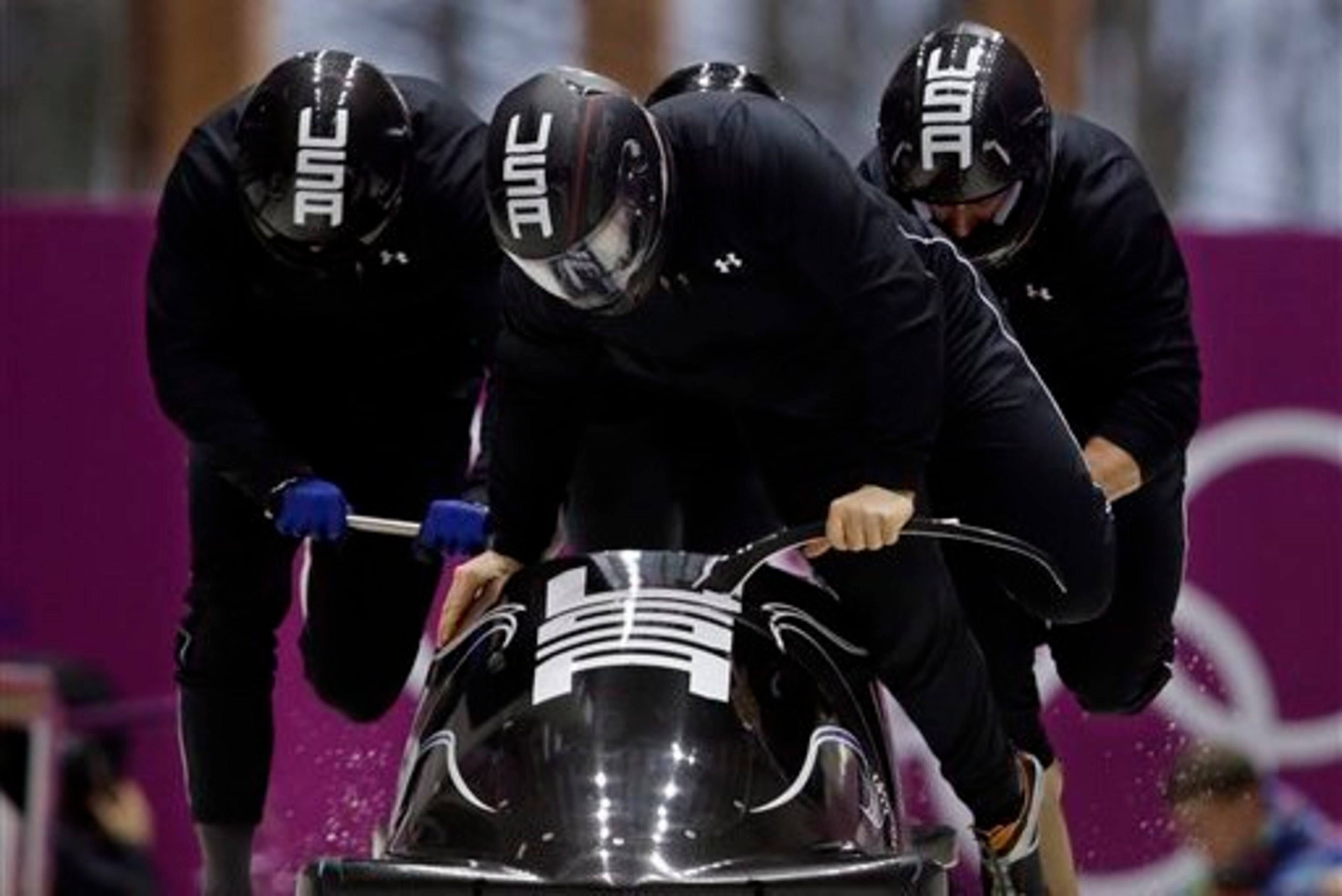 Steve Holcomb will try and power the Americans past Russia.