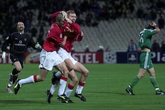 7 Mar 2001: Paul Scholes of Manchester United celebrates scoring with Roy Keane during the match between Panathinaikos and Manchester United in Group A of the UEFA Champions League at the Olympic Stadium, Athens, Greece. Digital Image.  Mandatory Credit:L