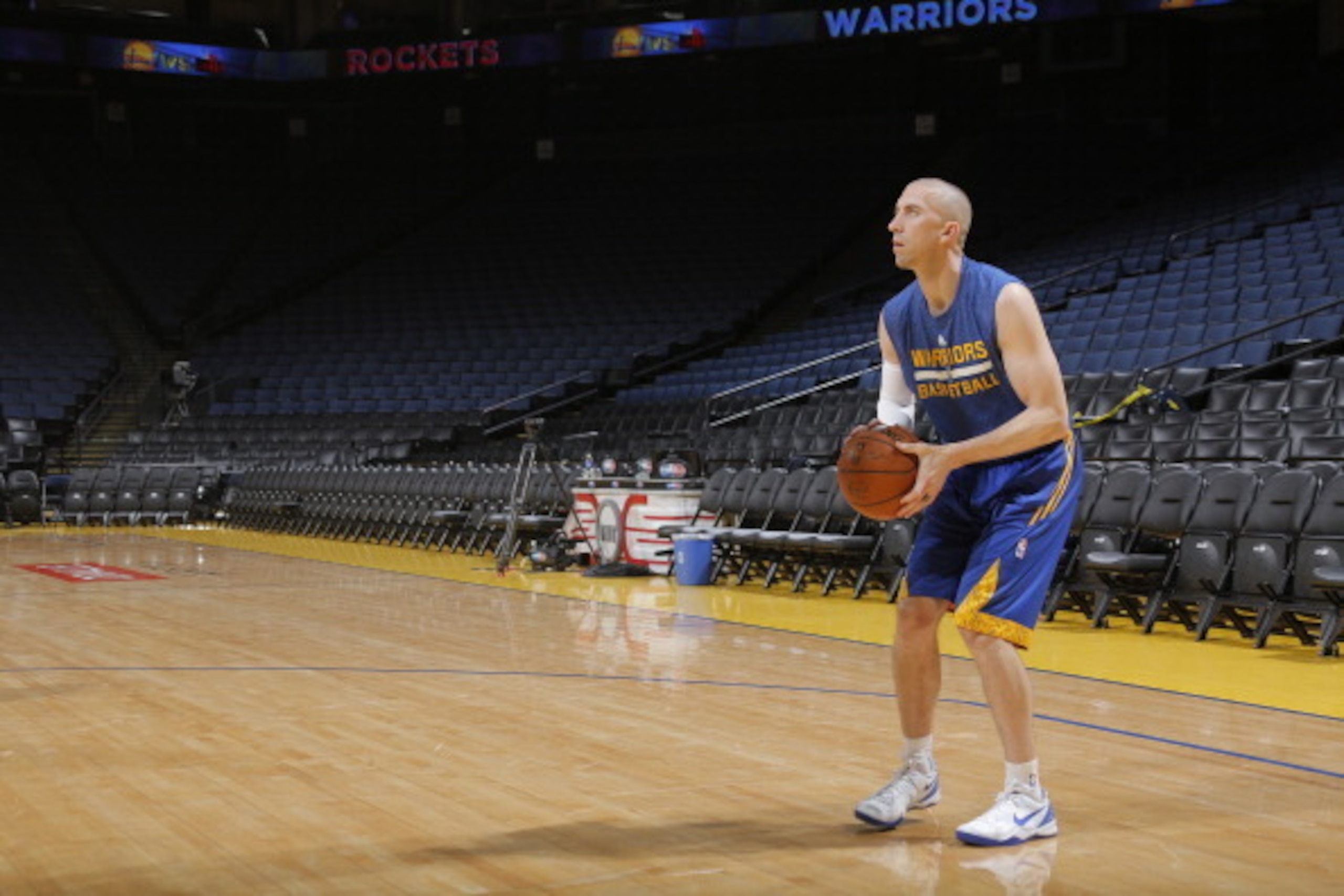 OAKLAND, CA - FEBRUARY 20: Steve Blake #25 of the Golden State Warriors warms up prior to the game against the Houston Rockets on February 20, 2014 at Oracle Arena in Oakland, California. NOTE TO USER: User expressly acknowledges and agrees that, by downl