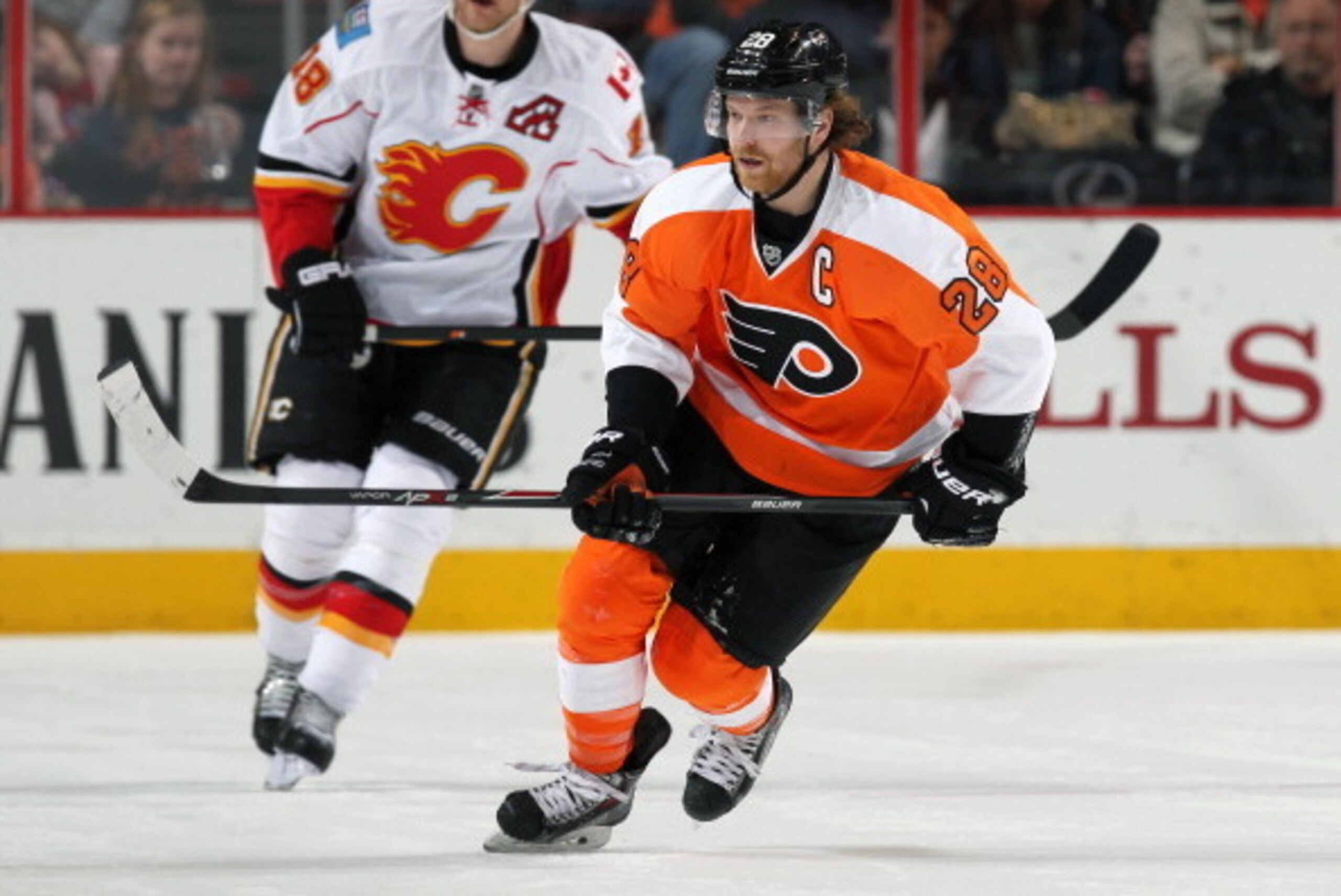 PHILADELPHIA, PA - FEBRUARY 08:  Claude Giroux #28 of the Philadelphia Flyers skates against the Calgary Flames on February 8, 2014 at the Wells Fargo Center in Philadelphia, Pennsylvania.  (Photo by Len Redkoles/NHLI via Getty Images)