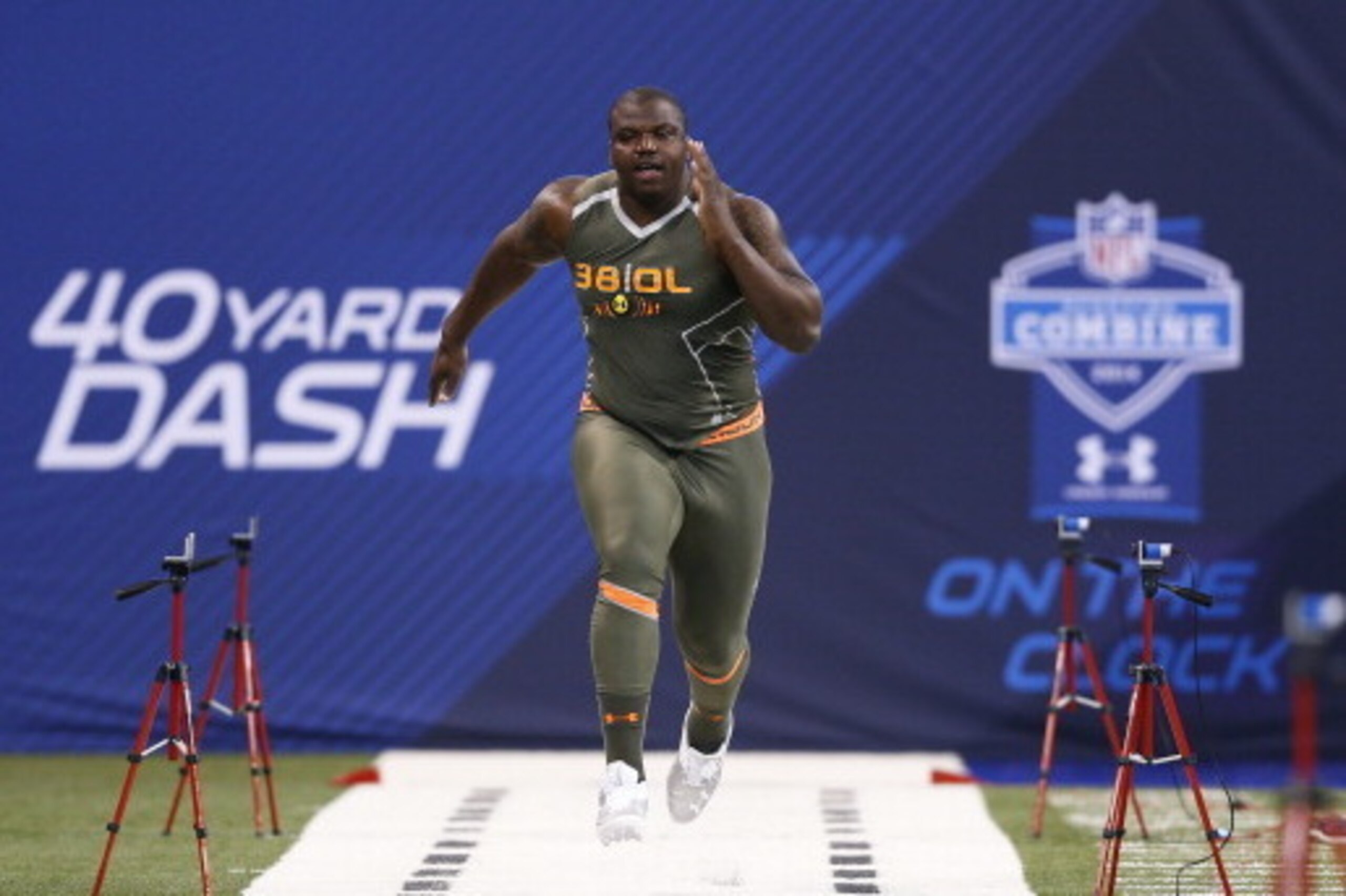 INDIANAPOLIS, IN - FEBRUARY 22: Former Auburn offensive lineman Greg Robinson runs the 40-yard dash during the 2014 NFL Combine at Lucas Oil Stadium on February 22, 2014 in Indianapolis, Indiana. (Photo by Joe Robbins/Getty Images) INDIANAPOLIS, IN - FEBRUARY 22: Former Auburn offensive lineman Greg Robinson runs the 40-yard dash during the 2014 NFL Combine at Lucas Oil Stadium on February 22, 2014 in Indianapolis, Indiana. (Photo by Joe Robbins/Getty Images)