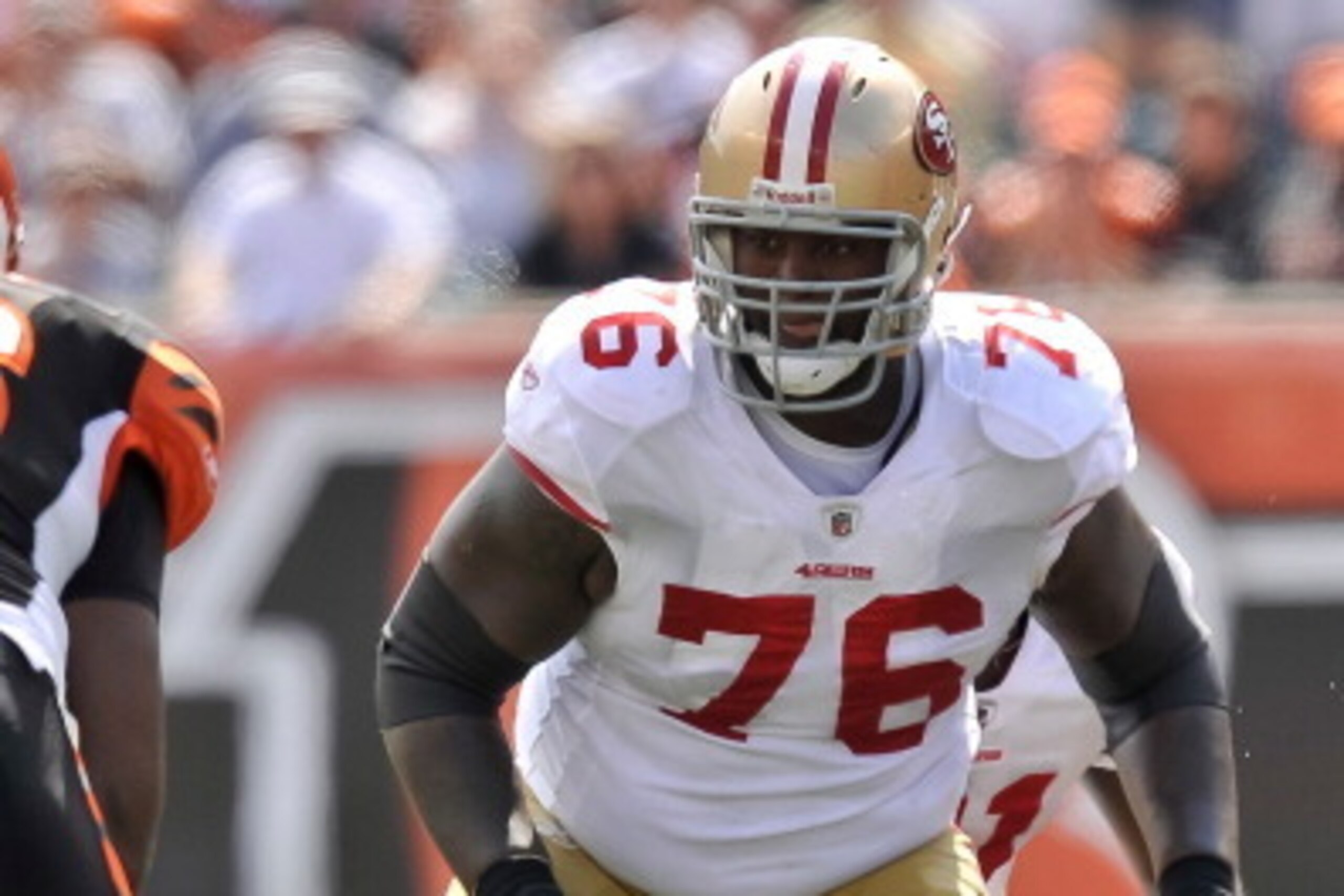 CINCINNATI, OH - SEPTEMBER 25:  Anthony Davis #76 of the San Francisco 49ers blocks against the Cincinnati Bengals at Paul Brown Stadium on September 25, 2011 in Cincinnati, Ohio.  (Photo by Jamie Sabau/Getty Images)