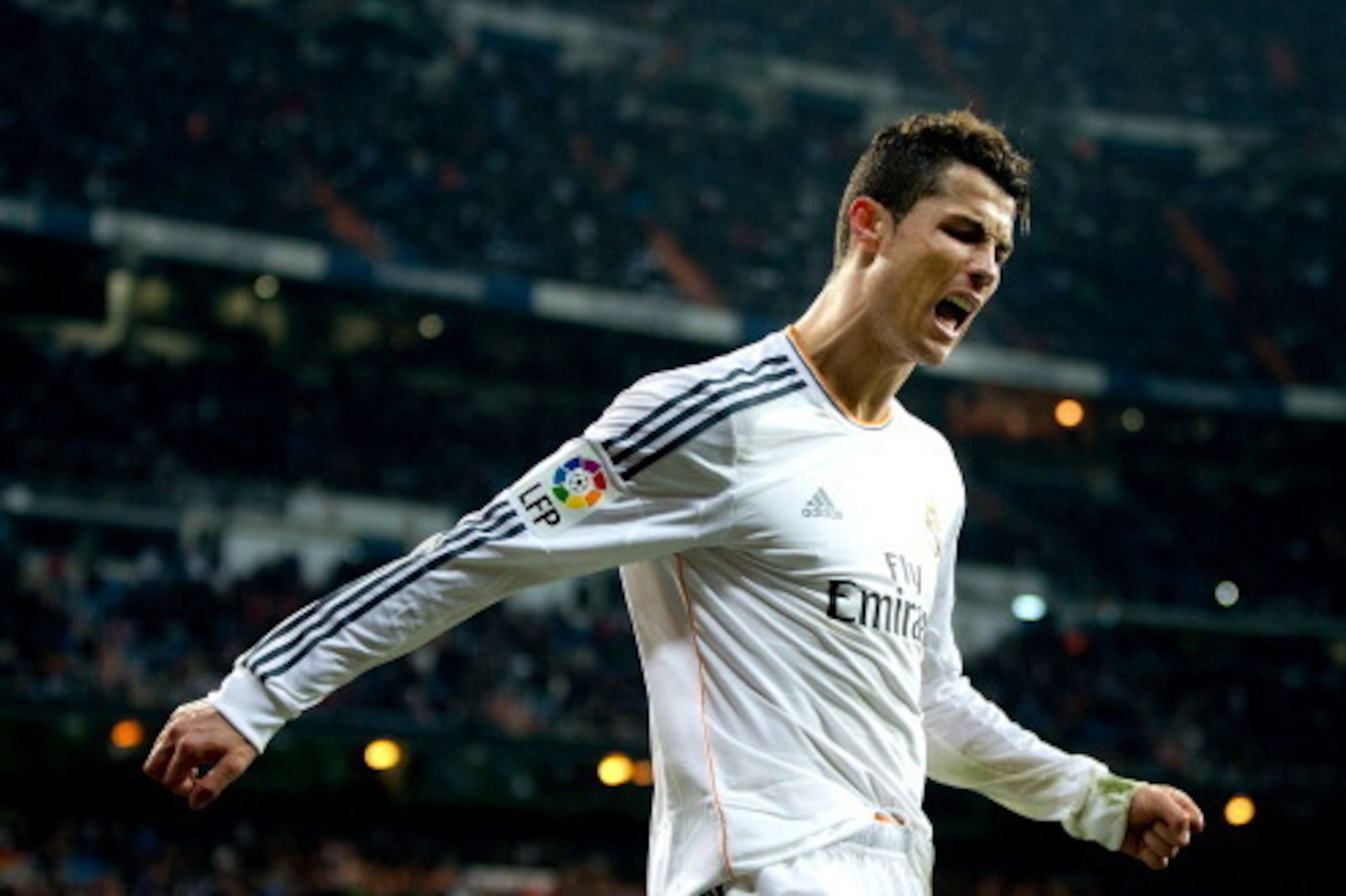 MADRID, SPAIN - FEBRUARY 05: Cristiano Ronaldo of Real Madrid CF reacts as he fails to score during the Copa del Rey semifinal first leg match between Real Madrid CF and Club Atletico Madrid at Estadio Santiago Bernabeu on February 5, 2014 in Madrid, Spai