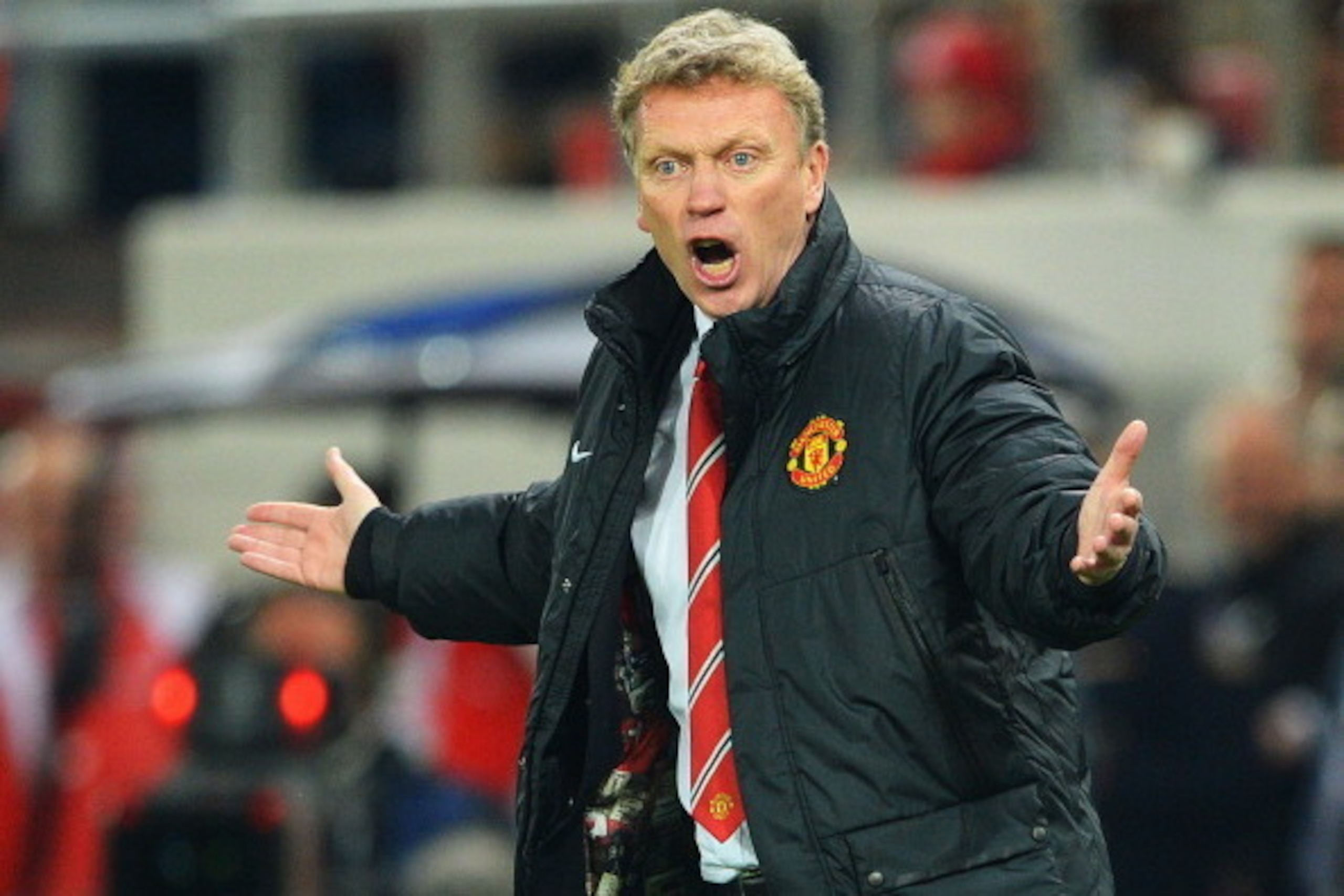 PIRAEUS, GREECE - FEBRUARY 25:  Manchester United manager David Moyes reacts on the touchline during the UEFA Champions League Round of 16 first leg match between Olympiacos FC and Manchester United at Karaiskakis Stadium on February 25, 2014 in Piraeus, 