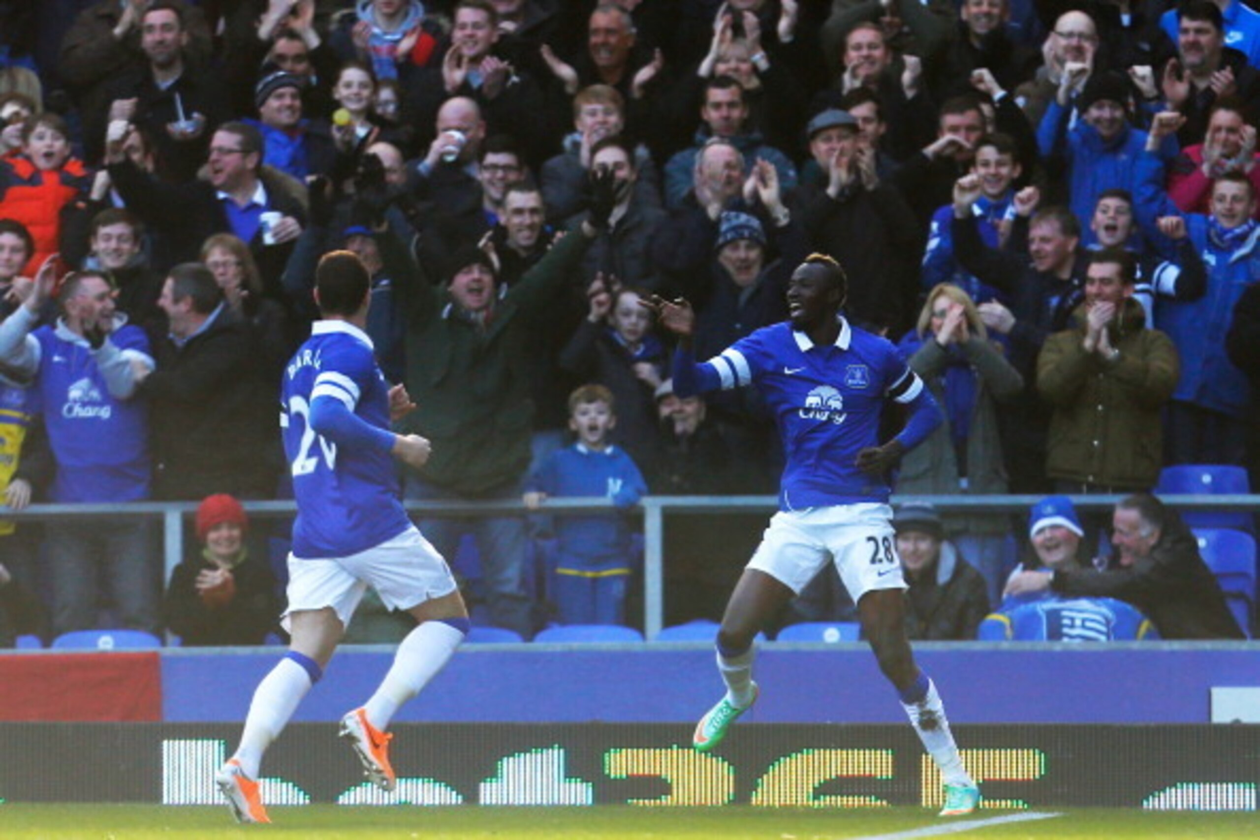 LIVERPOOL, ENGLAND - FEBRUARY 16: Lacina Traore of Everton celebrates his goal during the FA Cup Fifth Round match between Everton and Swansea City at Goodison Park on February 16, 2014 in Liverpool, England. (Photo by Paul Thomas/Getty Images)
