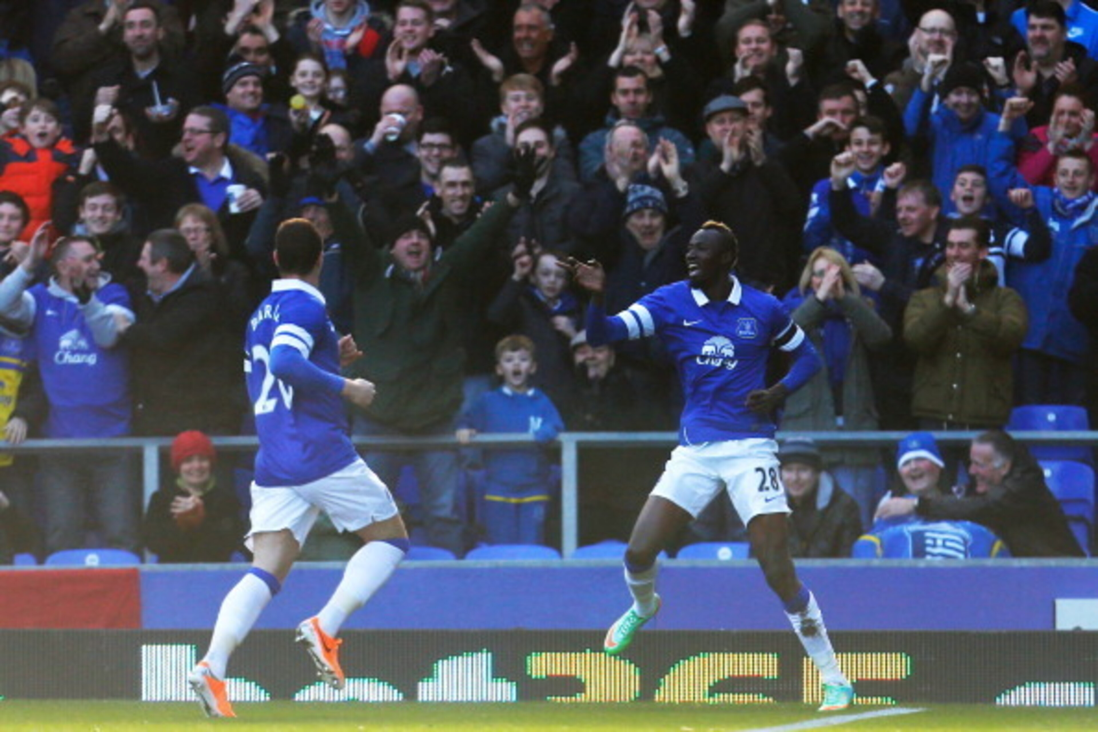 LIVERPOOL, ENGLAND - FEBRUARY 16: Lacina Traore of Everton celebrates his goal during the FA Cup Fifth Round match between Everton and Swansea City at Goodison Park on February 16, 2014 in Liverpool, England. (Photo by Paul Thomas/Getty Images)