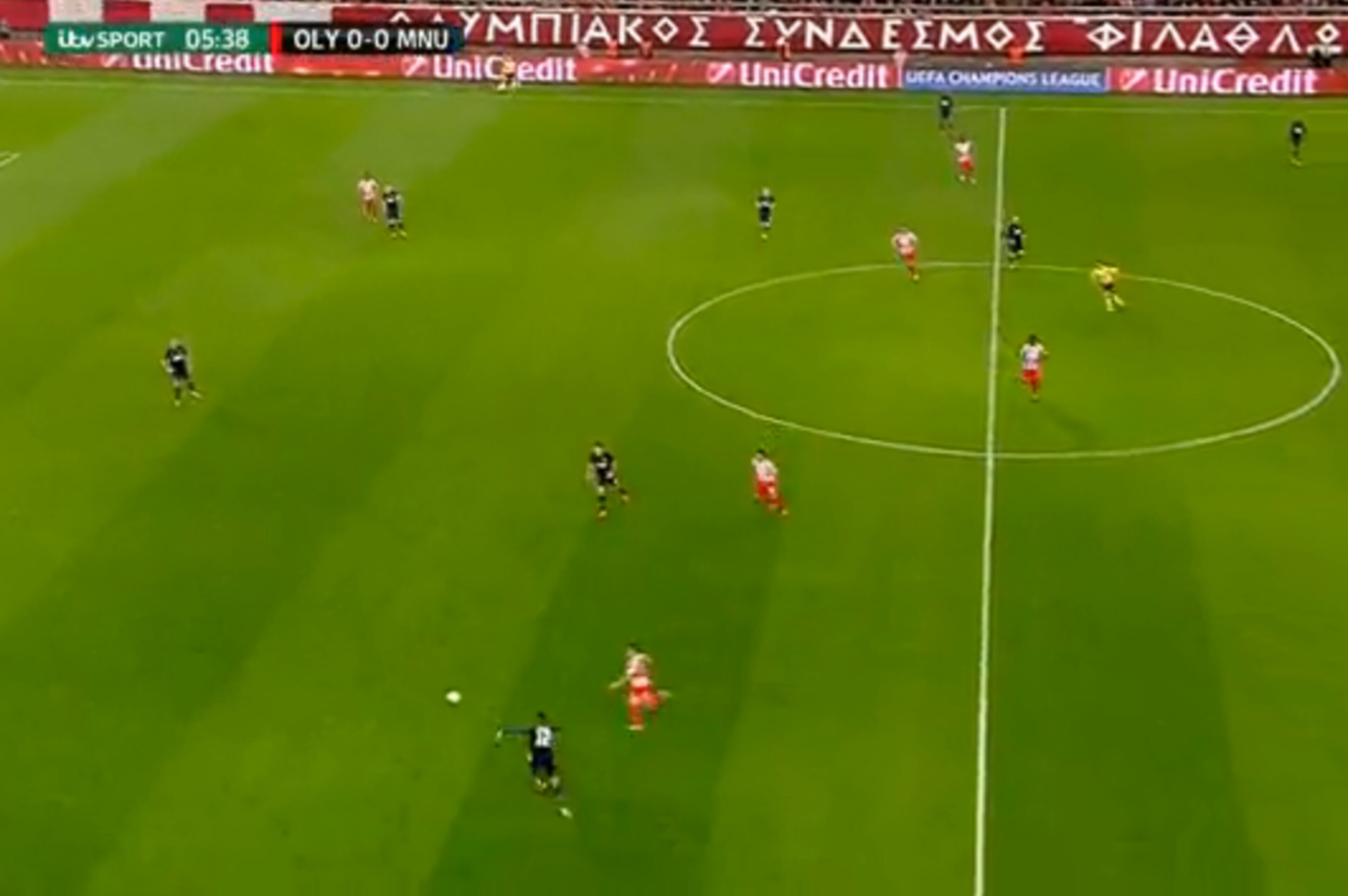 Olympiakos pressure high up pitch