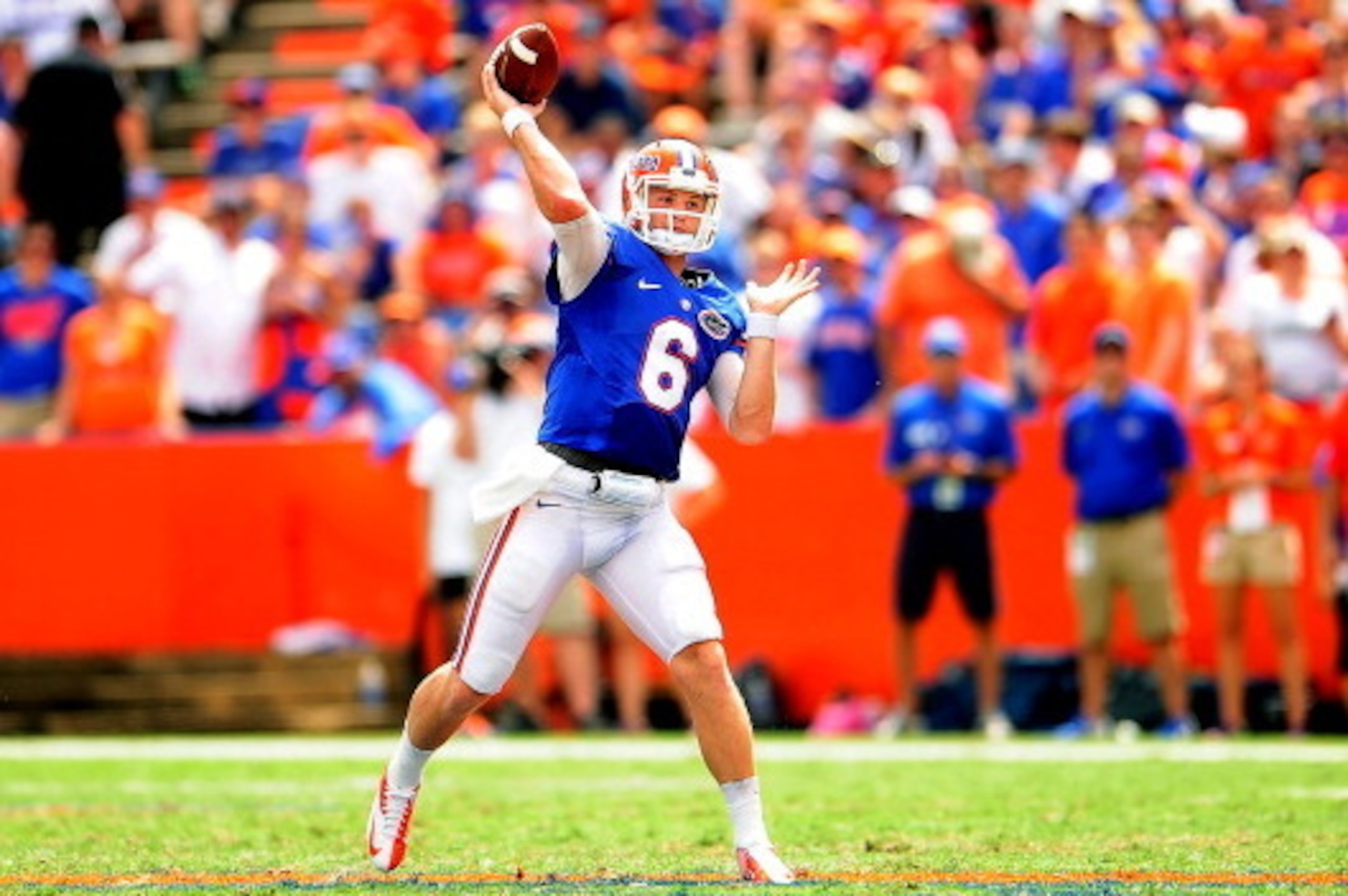 GAINESVILLE, FL - AUGUST 31:  Jeff Driskel #6 of the Florida Gators  drops back to pass against the Toledo Rockets during a game at Ben Hill Griffin Stadium on August 31, 2013 in Gainesville, Florida.  (Photo by Stacy Revere/Getty Images)