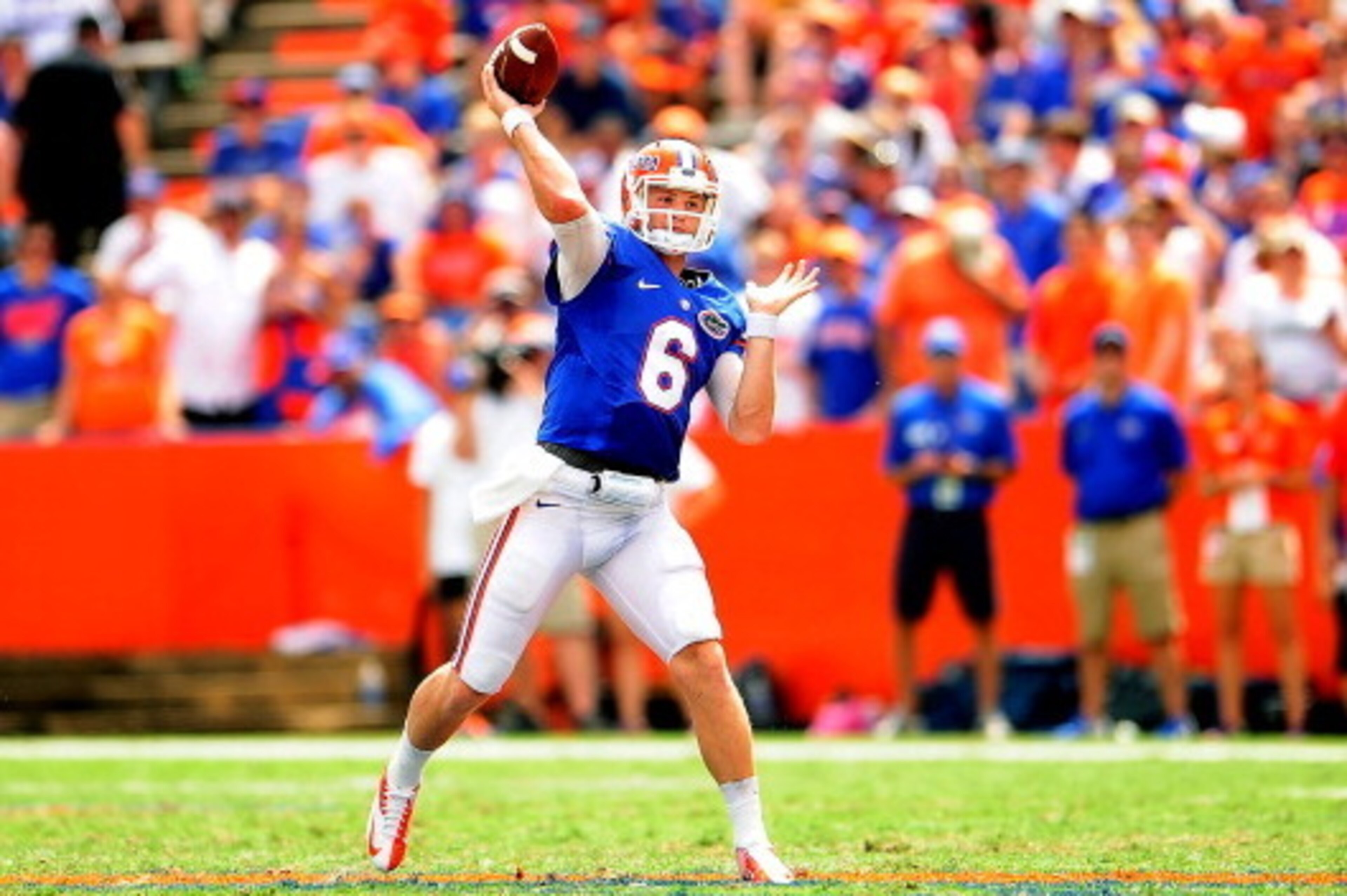 GAINESVILLE, FL - AUGUST 31:  Jeff Driskel #6 of the Florida Gators  drops back to pass against the Toledo Rockets during a game at Ben Hill Griffin Stadium on August 31, 2013 in Gainesville, Florida.  (Photo by Stacy Revere/Getty Images)