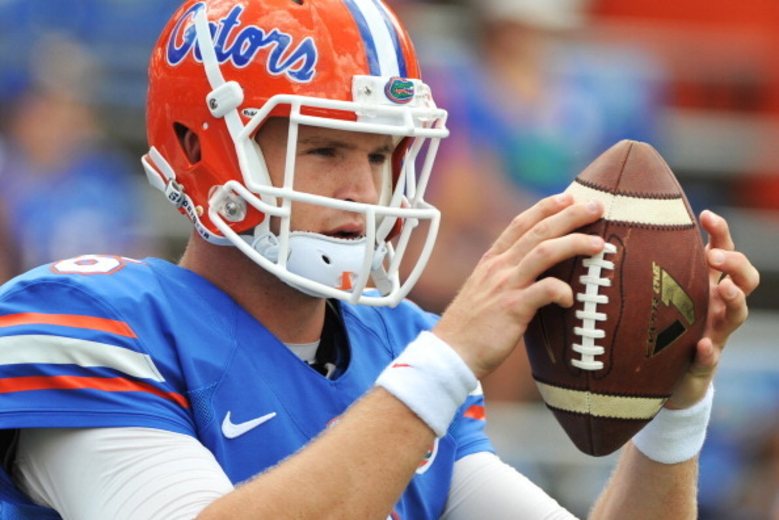 GAINESVILLE, FL - SEPTEMBER 21:  Quarterback Jeff Driskel #6 of the Florida Gators warmsup for play against the Tennessee Volunteers September 21, 2013 at Ben Hill Griffin Stadium at Florida Field in Gainesville, Florida.  (Photo by Al Messerschmidt/Getty