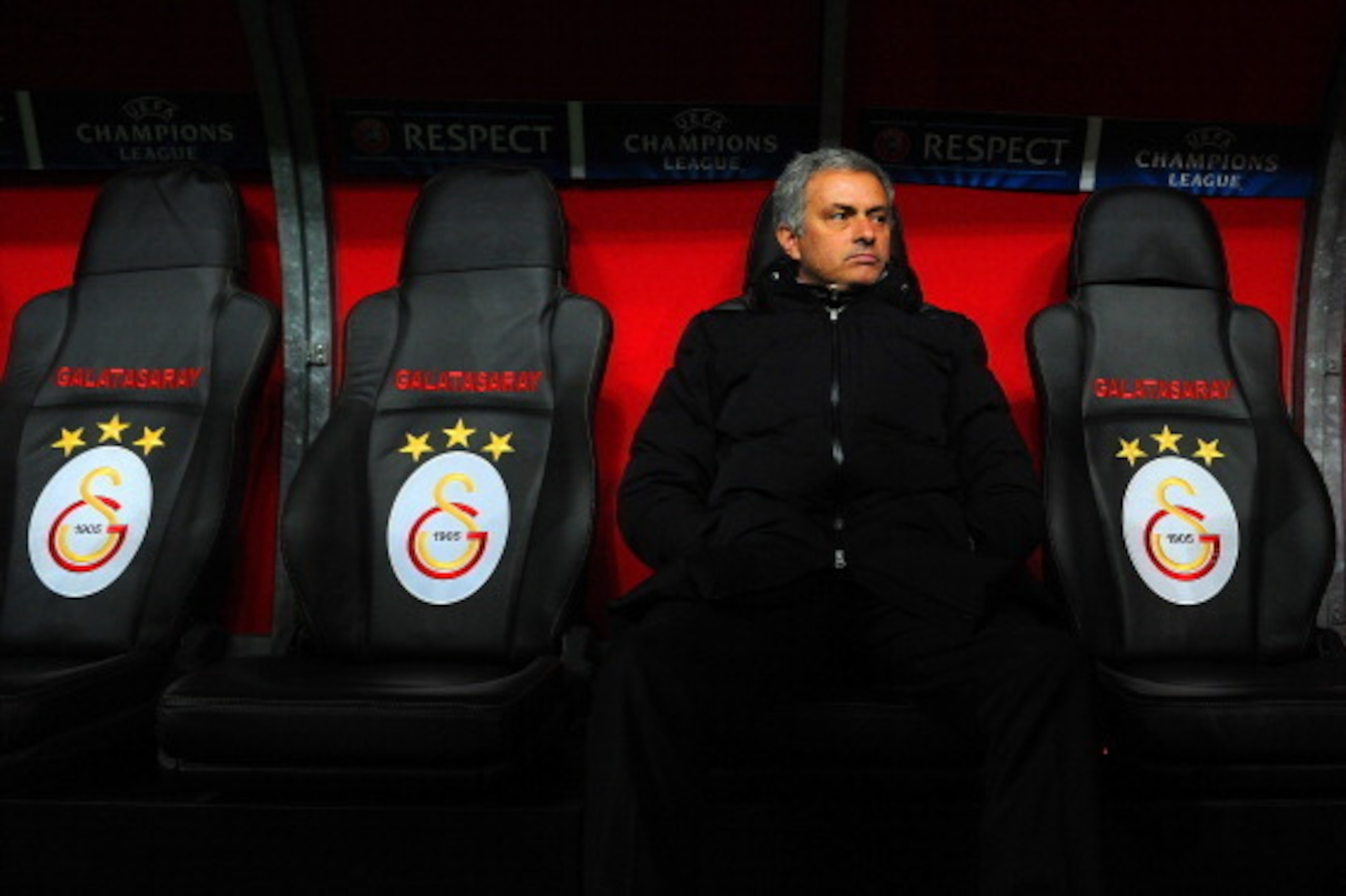 ISTANBUL, TURKEY - FEBRUARY 26:  Jose Mourinho manager of Chelsea looks on during the UEFA Champions League Round of 16 first leg match between Galatasaray AS and Chelsea at Ali Sami Yen Arena on February 26, 2014 in Istanbul, Turkey.  (Photo by Michael R