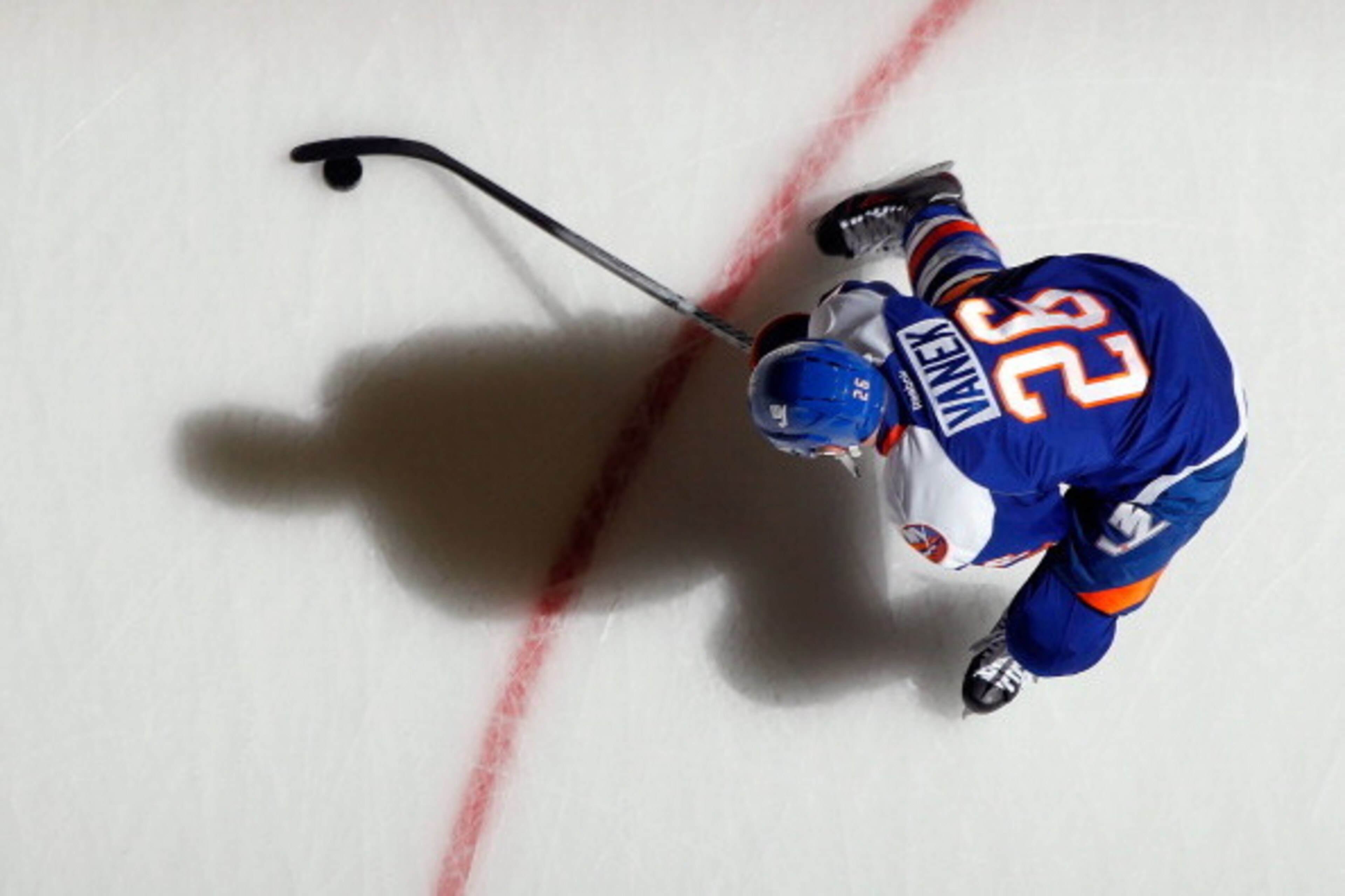 UNIONDALE, NY - FEBRUARY 08:  Thomas Vanek #26 of the New York Islanders warms up before a game against the Colorado Avalanche on February 8, 2014 at Nassau Coliseum in Uniondale, New York. The Avalanche defeated the Islanders 5-2.  (Photo by Jim McIsaac/