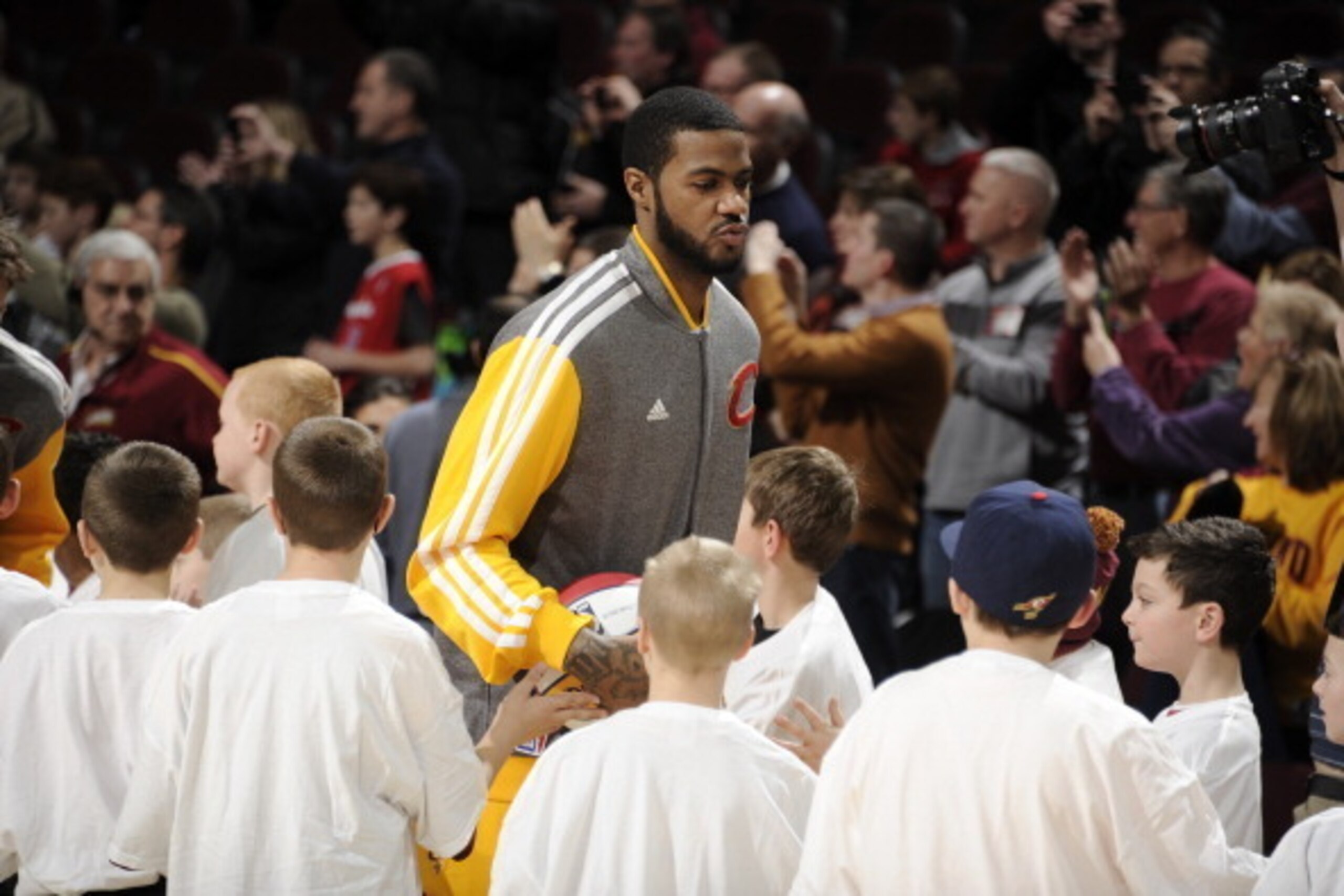 CLEVELAND, OH - JANUARY 24:  Earl Clark #6 of the Cleveland Cavaliers runs out before the game against the Milwaukee Bucks at The Quicken Loans Arena on January 24, 2014 in Cleveland, Ohio. NOTE TO USER: User expressly acknowledges and agrees that, by dow