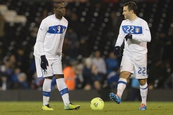 LONDON, ENGLAND - NOVEMBER 18:  Mario Balotelli #9 and Giuseppe Rossi of Italy during the international friendly match between Italy and Nigeria at Craven Cottage on November 18, 2013 in London, England.  (Photo by Claudio Villa/Getty Images)