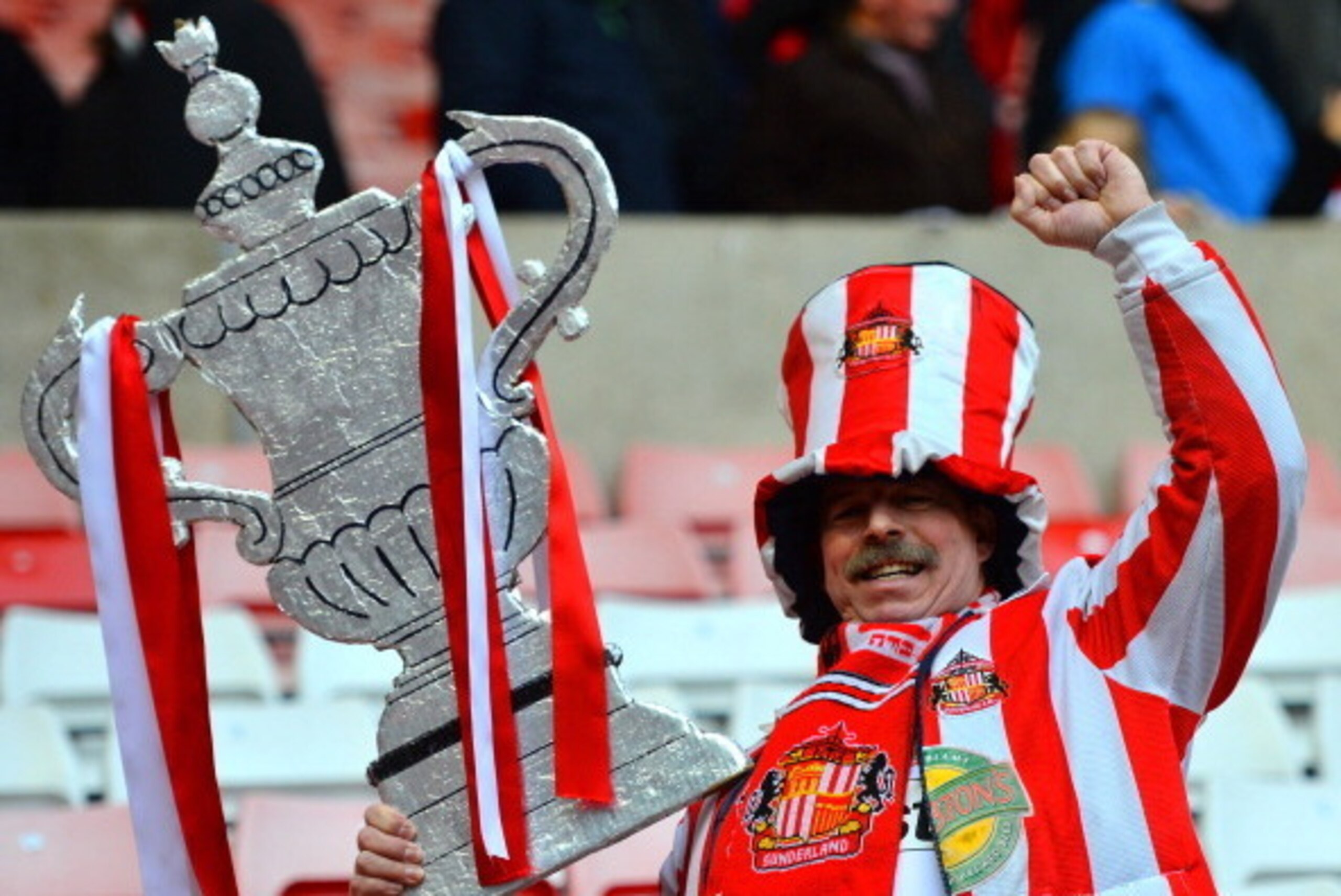 SUNDERLAND, ENGLAND - FEBRUARY 15:  A Sunderland fan soaks up the atmopshere during the FA Cup fifth round match between Sunderland and Southampton at Stadium of Light on February 15, 2014 in Sunderland, England.  (Photo by Michael Regan/Getty Images)