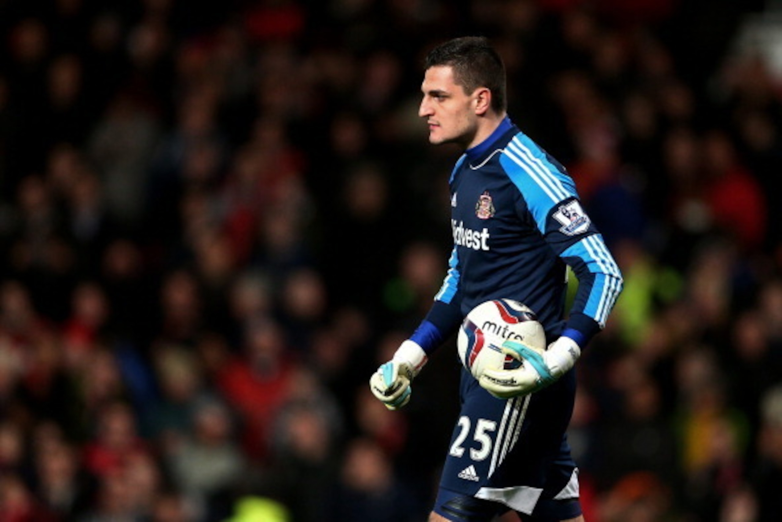 MANCHESTER, ENGLAND - JANUARY 22:  Goalkeeper Vito Mannone of Sunderland looks on during the Capital One Cup semi final, second leg match between Manchester United and Sunderland at Old Trafford on January 22, 2014 in Manchester, England.  (Photo by Clive