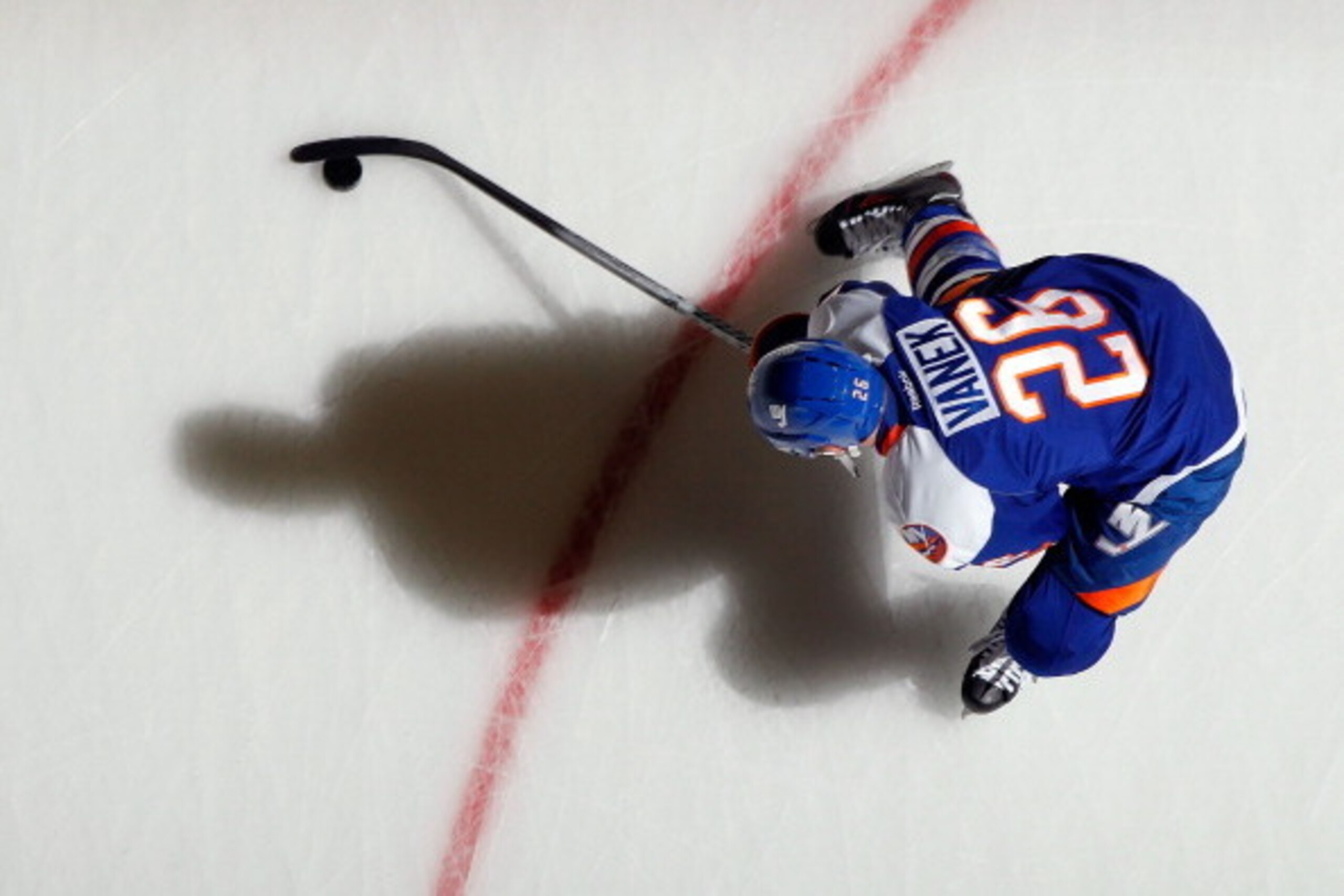 UNIONDALE, NY - FEBRUARY 08:  Thomas Vanek #26 of the New York Islanders warms up before a game against the Colorado Avalanche on February 8, 2014 at Nassau Coliseum in Uniondale, New York. The Avalanche defeated the Islanders 5-2.  (Photo by Jim McIsaac/