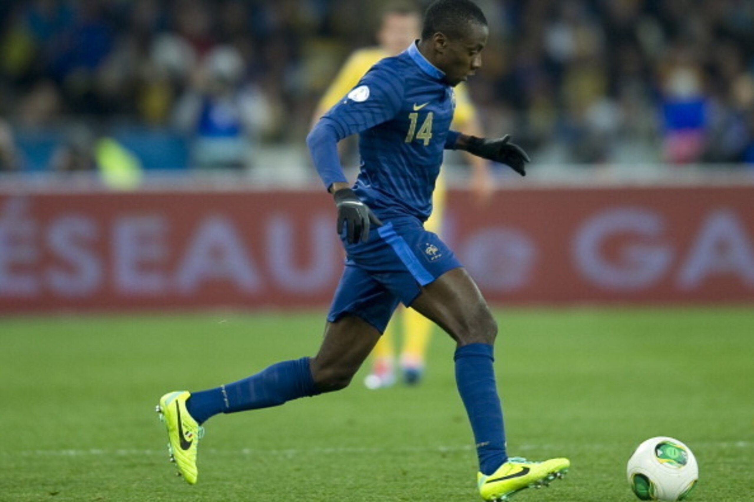 KIEV, UKRAINE - NOVEMBER 15: Blaise Matuidi of France controls the ball during the FIFA 2014 World Cup Qualifier Play-off First Leg soccer match between Ukraine and France at the Olympic Stadium on November 15, 2013 in Kiev, Ukraine.  (Photo by Adam Nurki