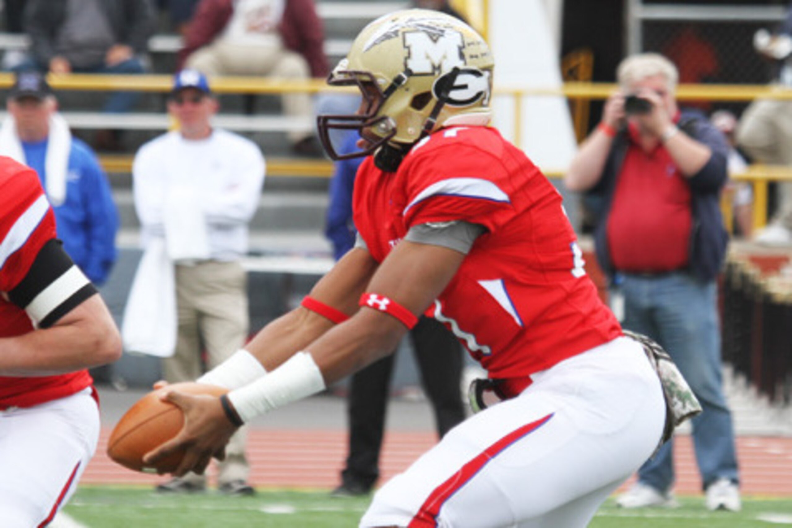 Darron Lee played quarterback at high school, but he made the switch to defense for Ohio State.