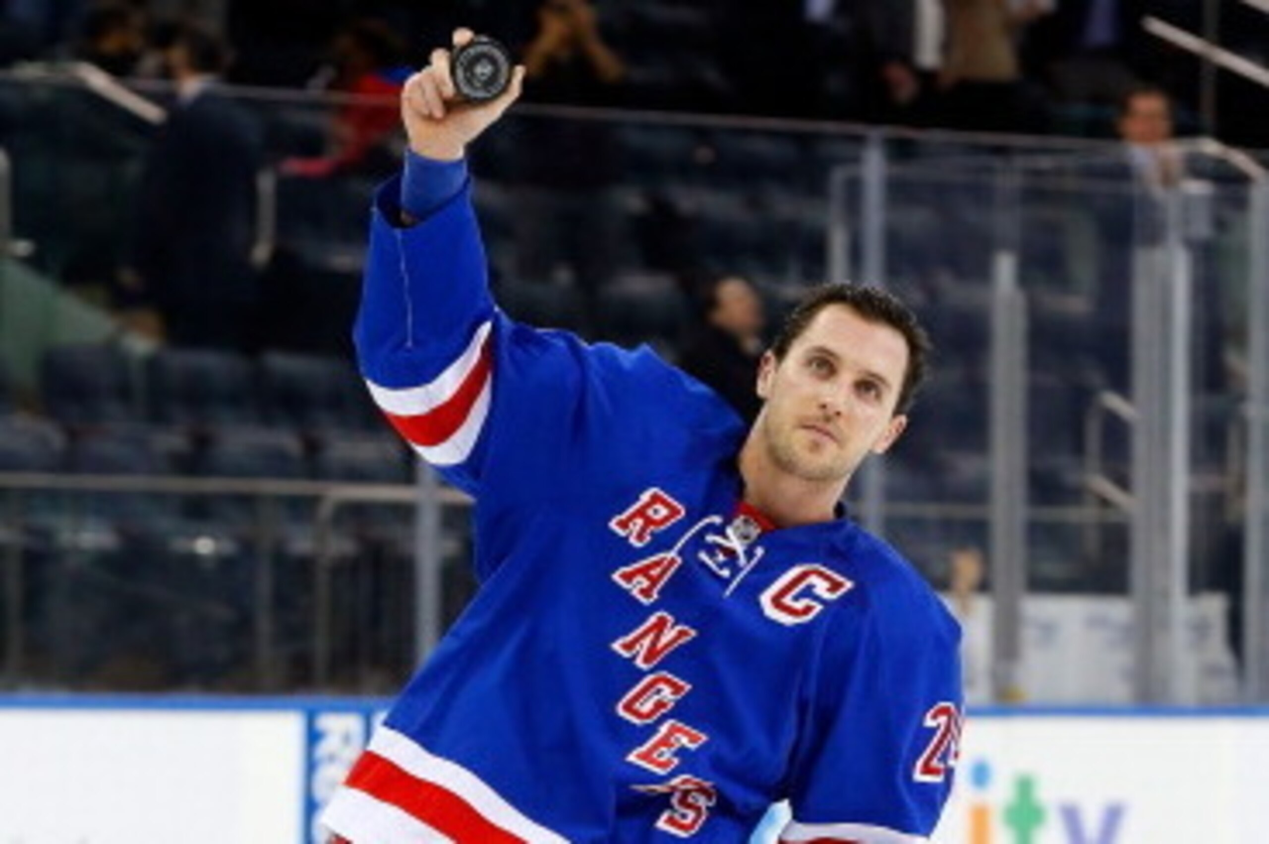 NEW YORK, NY - FEBRUARY 04:  Ryan Callahan #24 of the New York Rangers salutes the crowd after he was named star of the game against the Colorado Avalanche at Madison Square Garden on February 4, 2014 in New York City.  (Photo by Jim McIsaac/Getty Images)