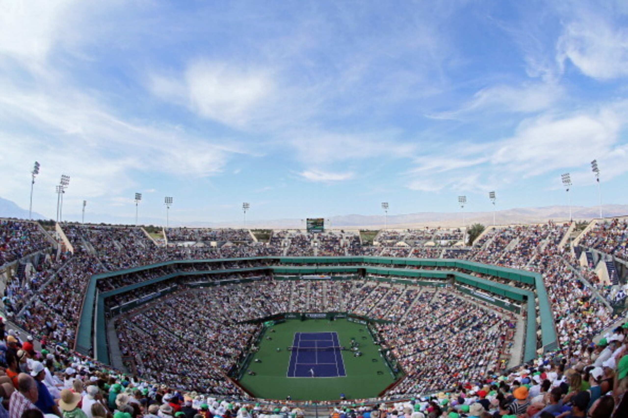 INDIAN WELLS, CA - MARCH 17:  Juan Martin Del Potro of Argentina plays against Rafael Nadal of Spain during their men's final match of the 2013 BNP Paribas Open at the Indian Wells Tennis Garden on March 17, 2013 in Indian Wells, California.  (Photo by Mi