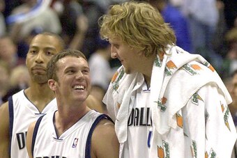 Harrington (center) and Nowitzki