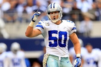 ARLINGTON, TX - NOVEMBER 03:  Middle linebacker Sean Lee #50 of the Dallas Cowboys in action during the game against the Minnesota Vikings at Cowboys Stadium on November 3, 2013 in Arlington, Texas.  (Photo by Jamie Squire/Getty Images)