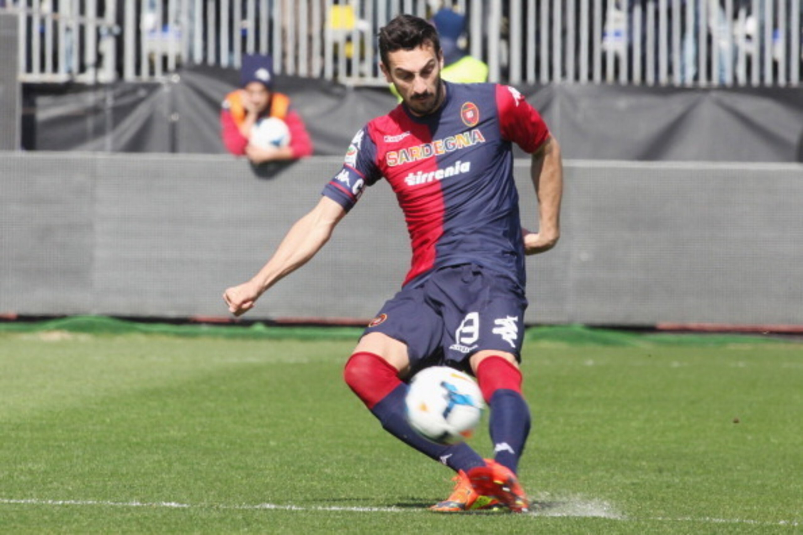 CAGLIARI, ITALY - MARCH 02: Davide Astori of Cagliari in action during the Serie A match between Cagliari Calcio and Udinese Calcio at Stadio Sant'Elia on March 2, 2014 in Cagliari, Italy.  (Photo by Enrico Locci/Getty Images)