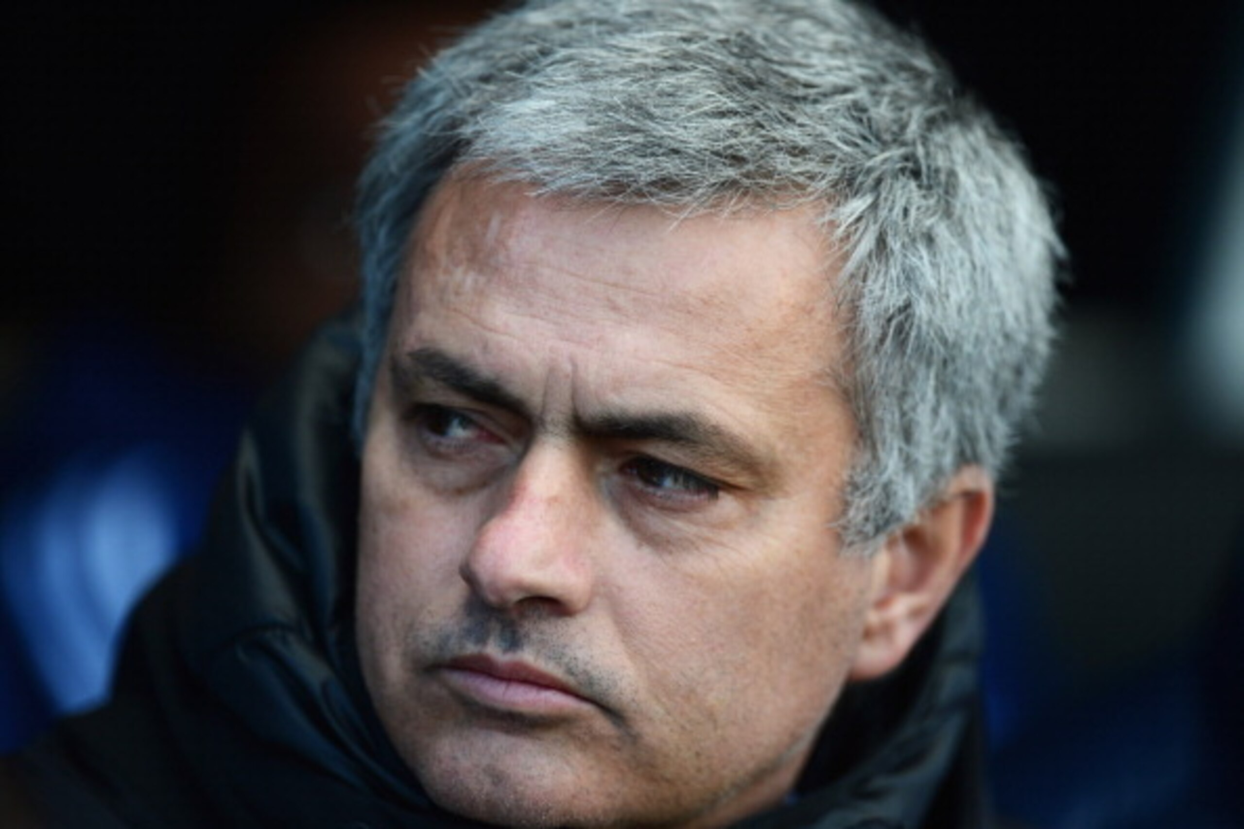 LONDON, ENGLAND - MARCH 01:  Jose Mourinho manager of Chelsea looks on prior to during the Barclays Premier League match between Fulham and Chelsea at Craven Cottage on March 1, 2014 in London, England.  (Photo by Jamie McDonald/Getty Images)