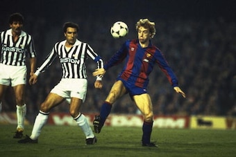 Mar 1986:  Steve Archibald (right) of Barcelona takes on Gatetano Scirea of Juventus during the European Cup match in Barcelona, Spain. Barcelona won the match 1-0. \ Mandatory Credit: Allsport UK /Allsport
