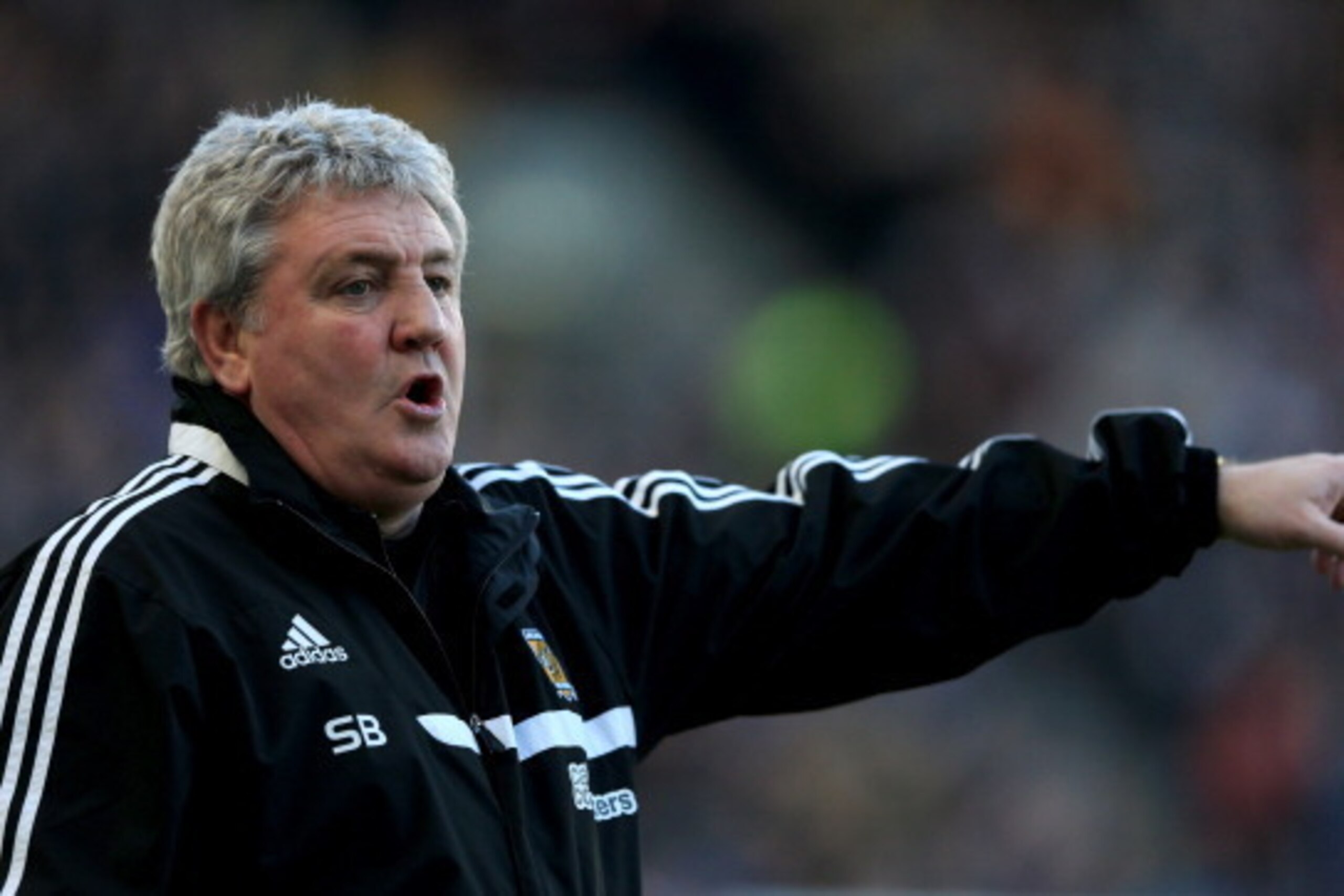 HULL, ENGLAND - MARCH 01: Steve Bruce manager of Hull City points during the Barclays Premier League match between Hull City and Newcastle United at KC Stadium on March 1, 2014 in Hull, England. (Photo by Matthew Lewis/Getty Images) HULL, ENGLAND - MARCH 01: Steve Bruce manager of Hull City points during the Barclays Premier League match between Hull City and Newcastle United at KC Stadium on March 1, 2014 in Hull, England. (Photo by Matthew Lewis/Getty Images)