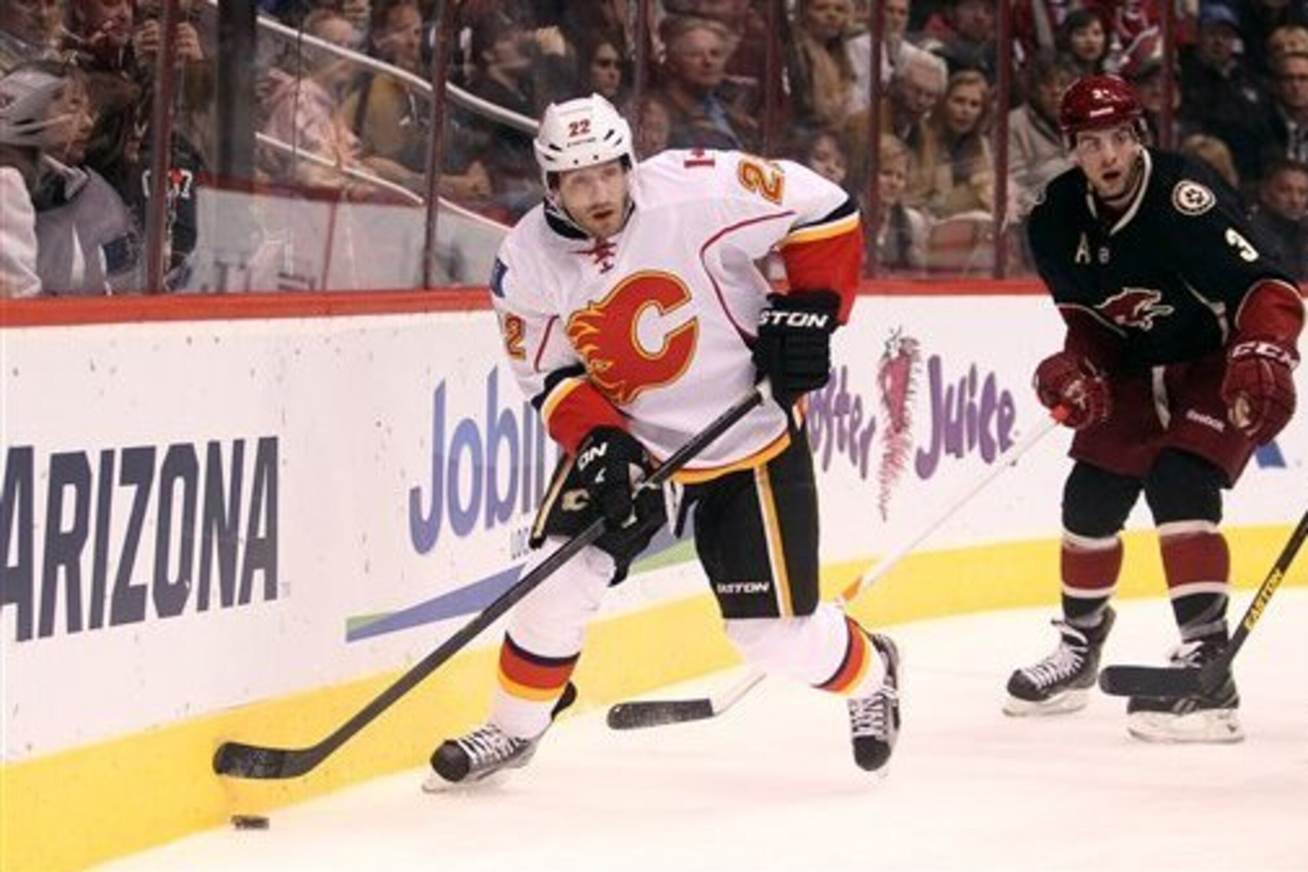 In Lee Stempniak, the Penguins acquired a player that is similar to Jussi Jokinen from a goal-scoring standpoint.