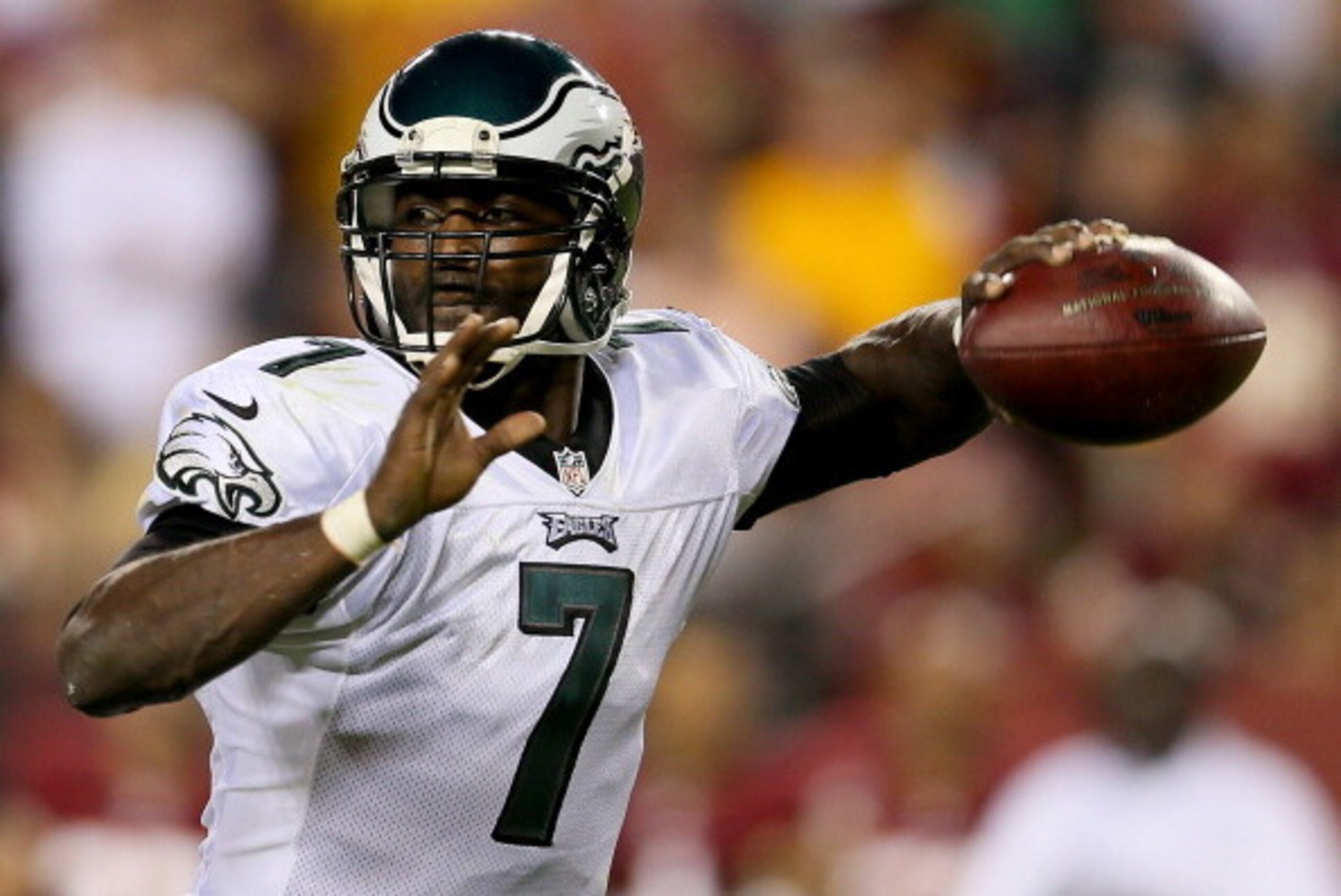 LANDOVER, MD - SEPTEMBER 09:  Quarterback Michael Vick #7 of the Philadelphia Eagles throws the ball in the second quarter against the Washington Redskins at FedExField on September 9, 2013 in Landover, Maryland.  (Photo by Rob Carr/Getty Images)