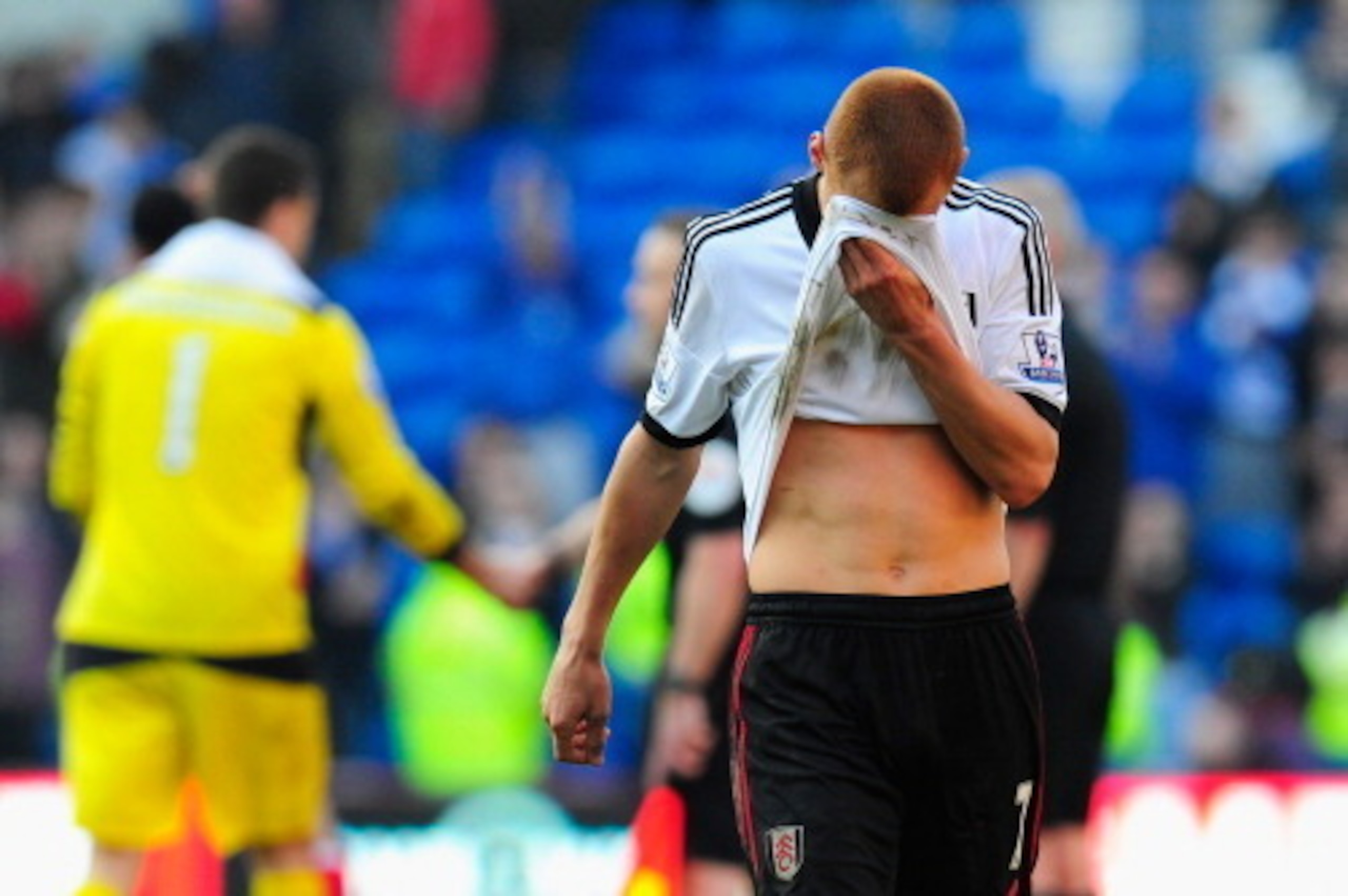 CARDIFF, WALES - MARCH 08:  Steve Sidwell of Fulham reacts after the Barclays Premier league match between Cardiff City and Fulham at Cardiff City Stadium on March 8, 2014 in Cardiff, Wales.  (Photo by Stu Forster/Getty Images)
