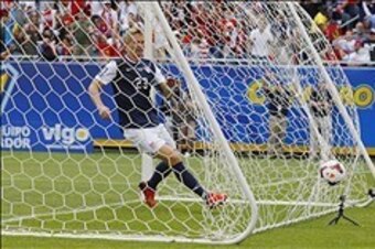 Jul 28, 2013; Chicago, IL, USA; USA midfielder Brek Shea (23) scores a goal past Panama goalkeeper Jaime Penedo (not pictured) during the second half of the 2013 Gold Cup championship game at Soldier Field. USA won 1-0. Mandatory Credit: Dennis Wierzbicki Jul 28, 2013; Chicago, IL, USA; USA midfielder Brek Shea (23) scores a goal past Panama goalkeeper Jaime Penedo (not pictured) during the second half of the 2013 Gold Cup championship game at Soldier Field. USA won 1-0. Mandatory Credit: Dennis Wierzbicki