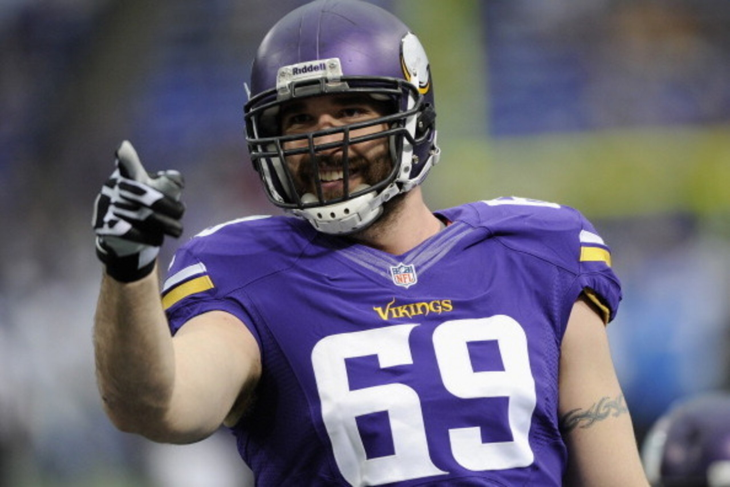 MINNEAPOLIS, MN - DECEMBER 29: Jared Allen #69 of the Minnesota Vikings looks on before the game against the Detroit Lions on December 29, 2013 at Mall of America Field at the Hubert H. Humphrey Metrodome in Minneapolis, Minnesota. (Photo by Hannah Foslie MINNEAPOLIS, MN - DECEMBER 29: Jared Allen #69 of the Minnesota Vikings looks on before the game against the Detroit Lions on December 29, 2013 at Mall of America Field at the Hubert H. Humphrey Metrodome in Minneapolis, Minnesota. (Photo by Hannah Foslie
