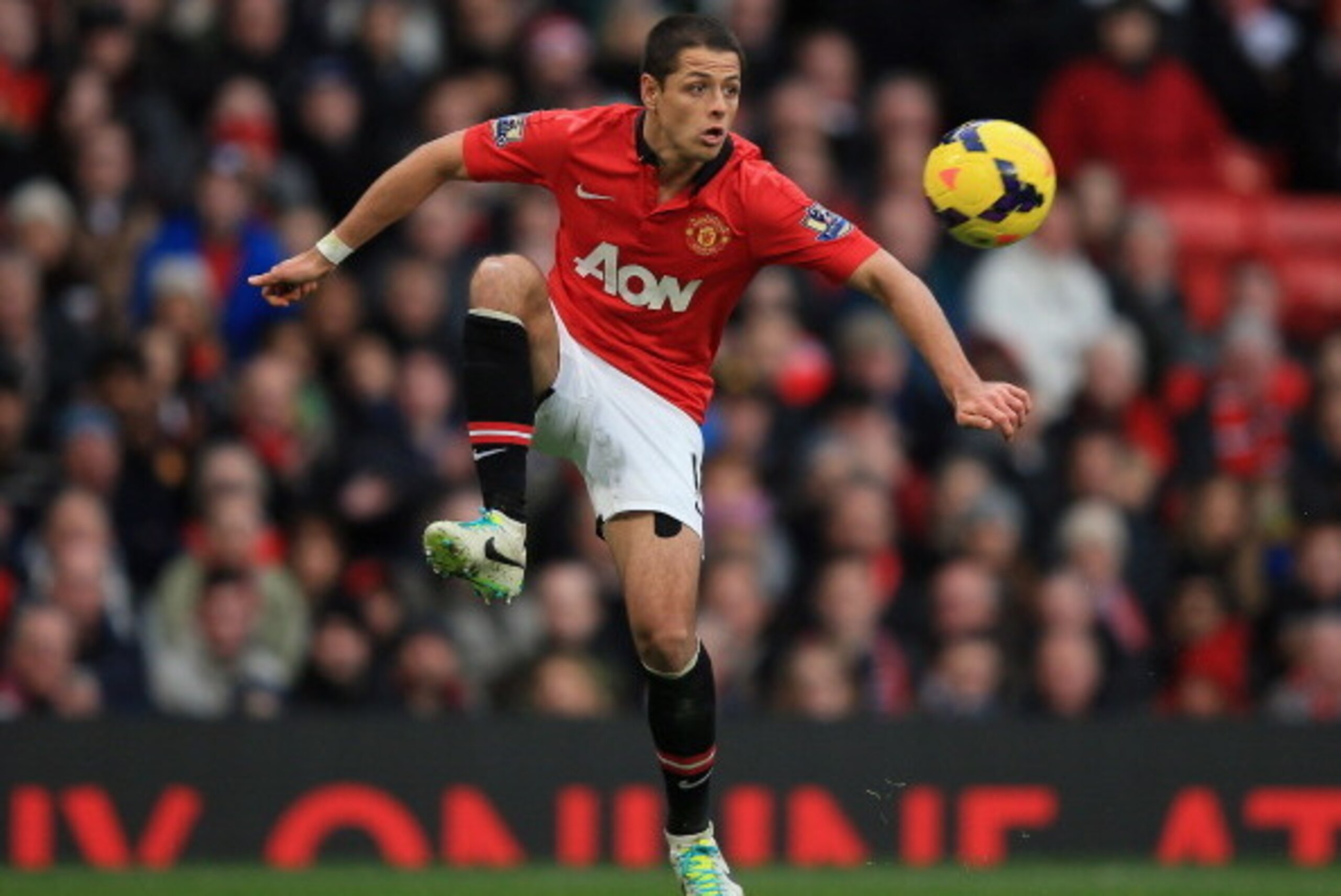 MANCHESTER, ENGLAND - DECEMBER 07:  Javier Hernandez of Manchester United during the Barlcays Premier league match between Manchester United and Newcastle United at Old Trafford on December 7, 2013 in Manchester, England.  (Photo by Richard Heathcote/Gett