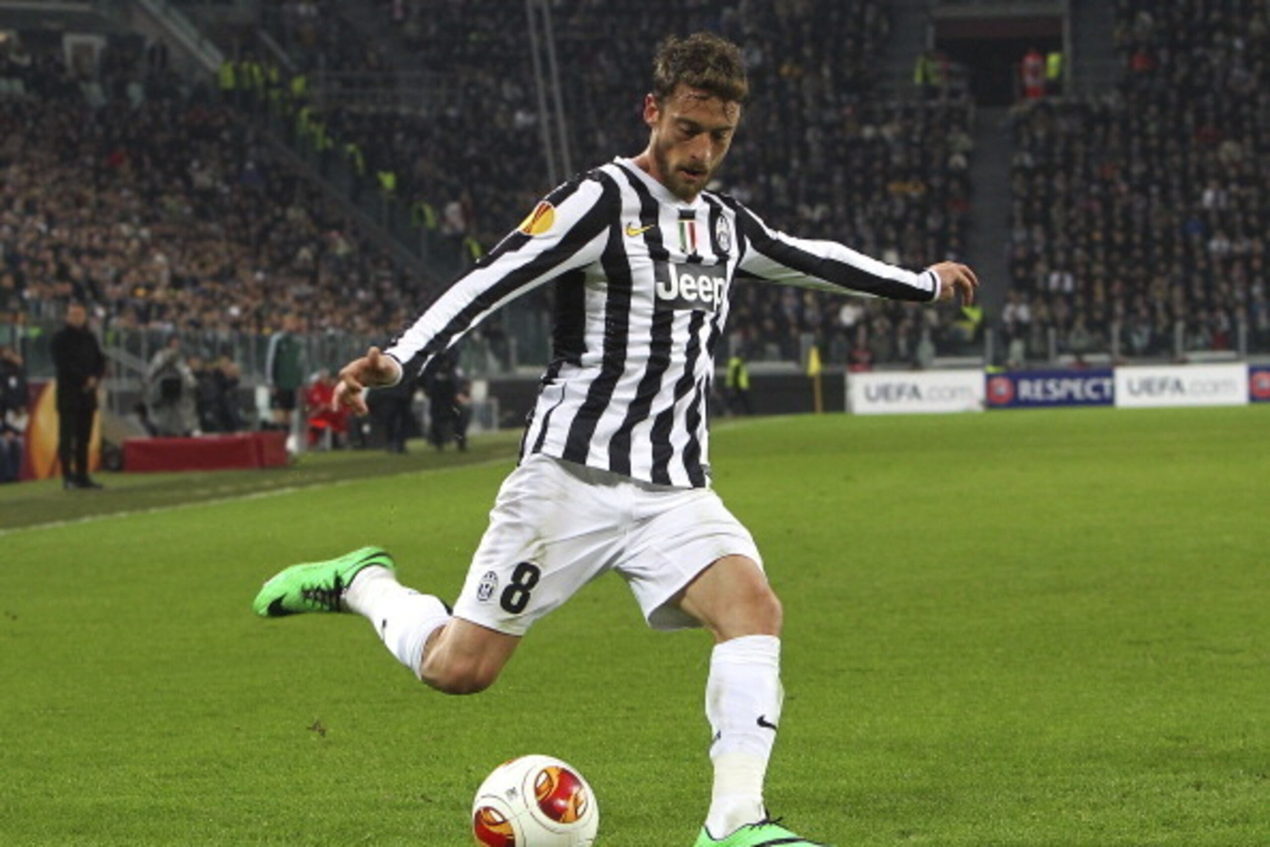 TURIN, ITALY - FEBRUARY 20:  Claudio Marchisio of Juventus FC in action during the UEFA Europa League Round of 32 match between Juventus and AS Trabzonspor at Juventus Arena on February 20, 2014 in Turin, Italy.  (Photo by Marco Luzzani/Getty Images)