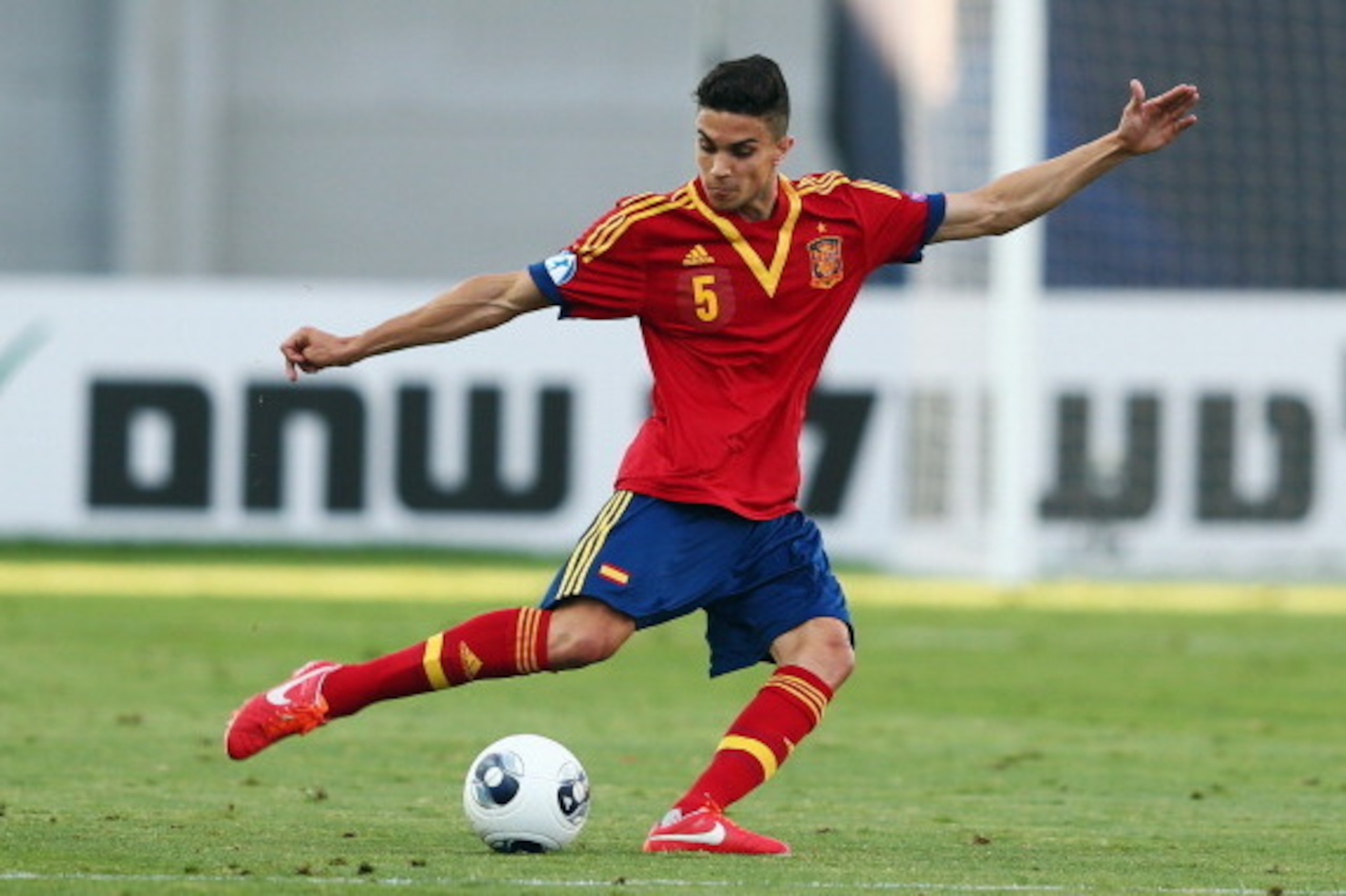 NETANYA, ISRAEL - JUNE 15:  Marc Bartra of Spain controles the ball during the UEFA European U21 Championship Semi Final match between Spain and Norway at Netanya Stadium on June 15, 2013 in Netanya, Israel.  (Photo by Alex Grimm/Getty Images)