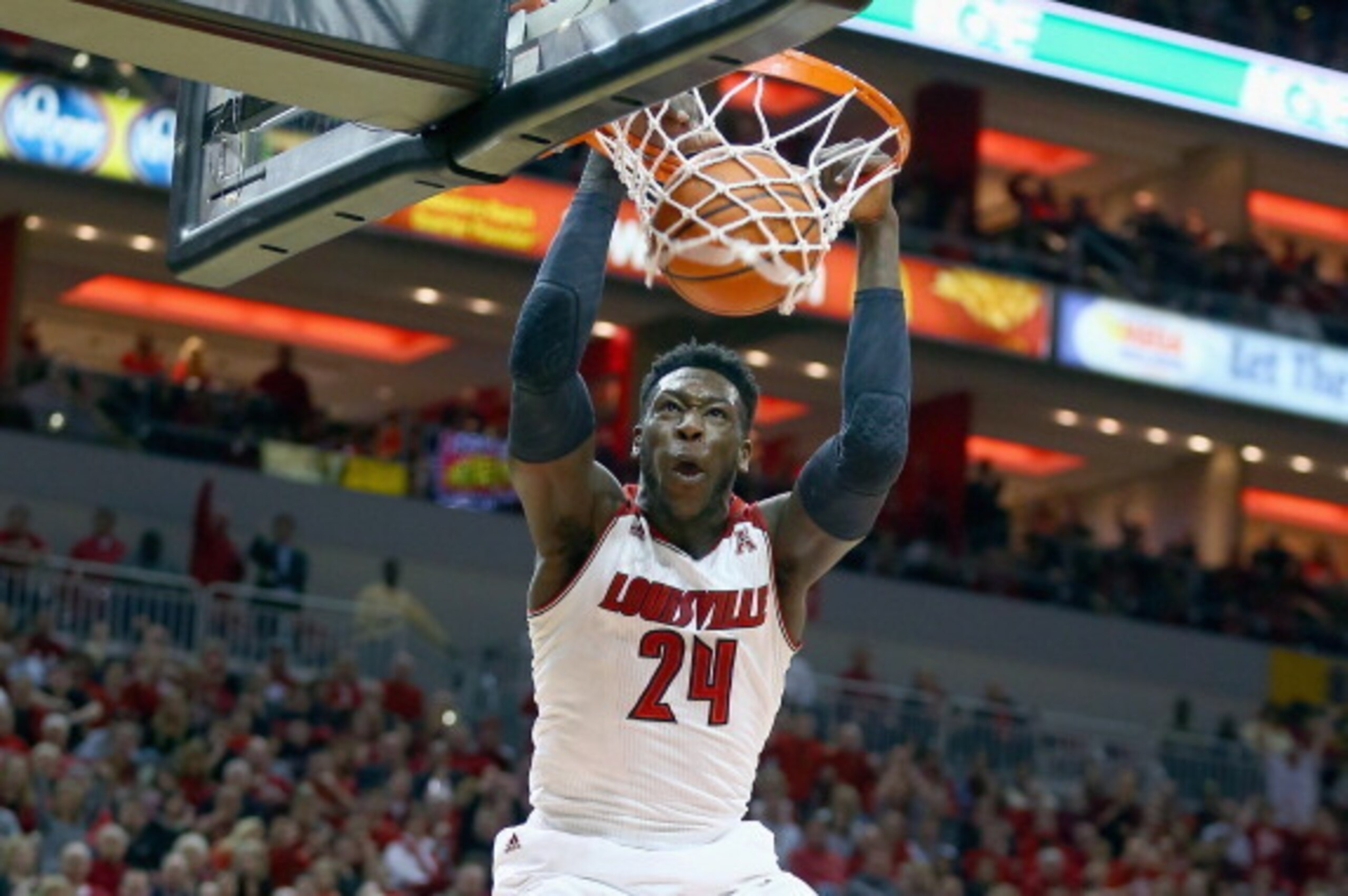 LOUISVILLE, KY - MARCH 08:  Montrezl Harrell #24 of the Louisville Cardinals dunks the ball during the game against the Connecticut Huskies at KFC YUM! Center on March 8, 2014 in Louisville, Kentucky.  (Photo by Andy Lyons/Getty Images)