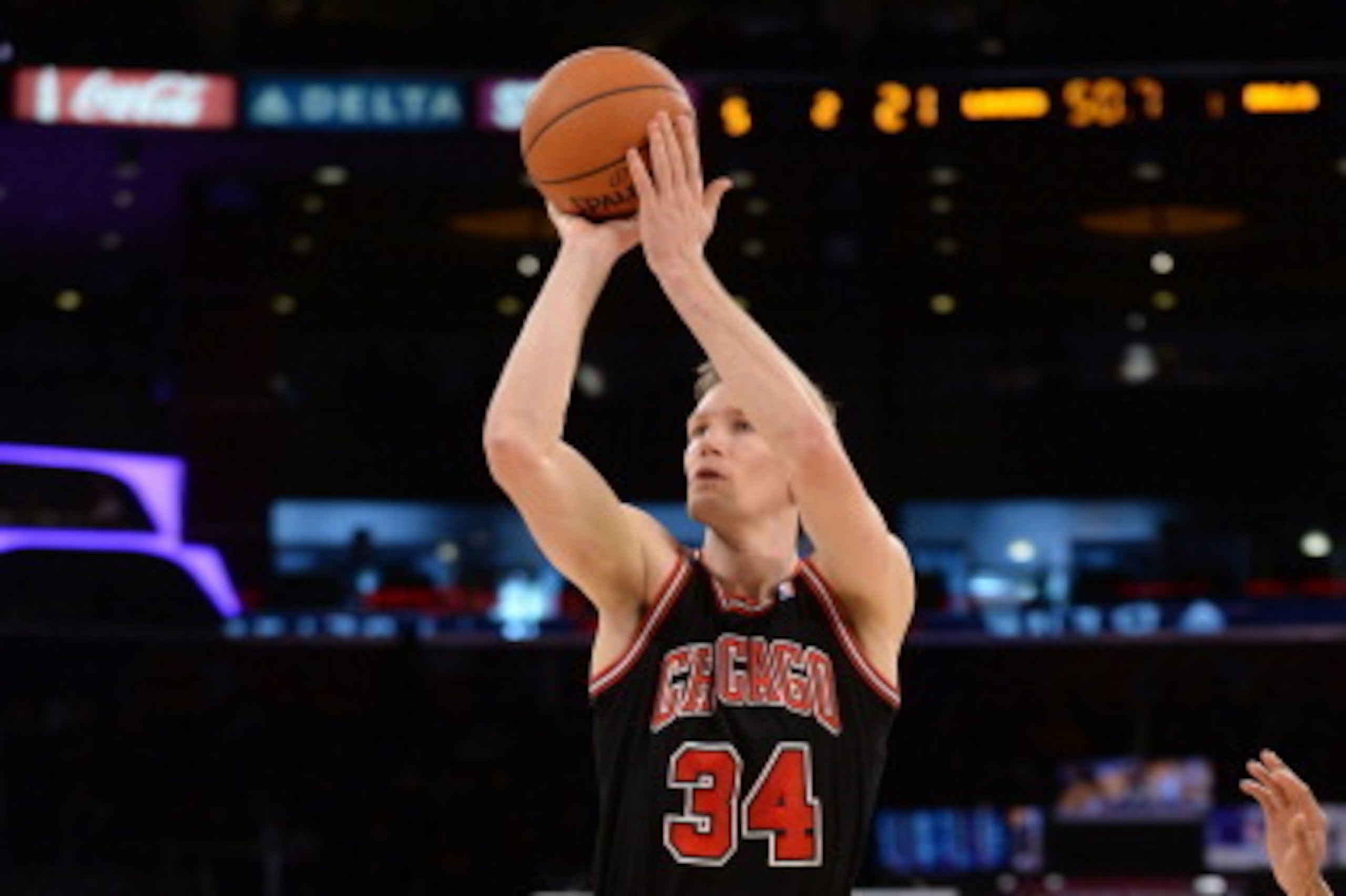 LOS ANGELES, CA - FEBRUARY 9: Mike Dunleavy #34 of the Chicago Bulls shoots during a game against the Los Angeles Lakers at STAPLES Center on February 9, 2014 in Los Angeles, California. NOTE TO USER: User expressly acknowledges and agrees that, by downlo