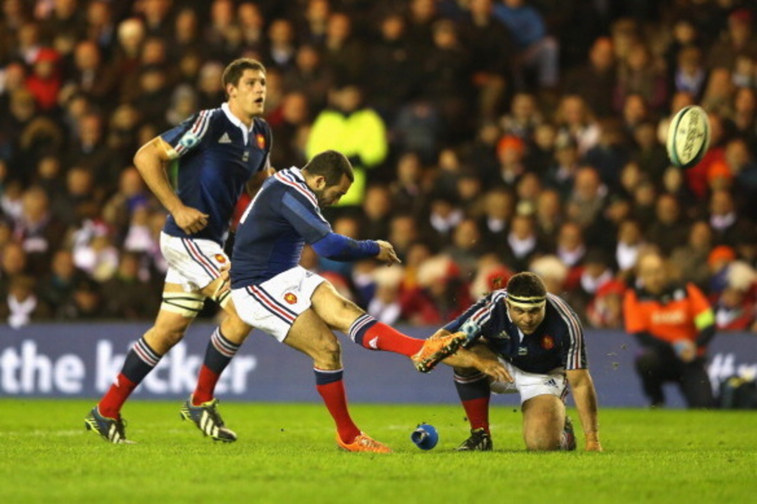 EDINBURGH, SCOTLAND - MARCH 08:  Jean Marc Doussain of France kicks the last minute match winning penalty during the RBS Six Nations match between Scotland and France at Murrayfield Stadium on March 8, 2014 in Edinburgh, Scotland.  (Photo by David Rogers/