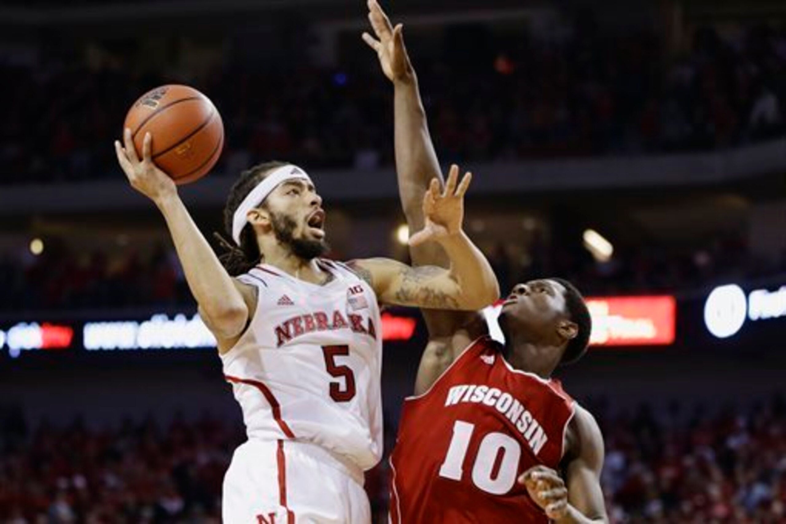 Petteway (left) has the Cornhuskers surging.